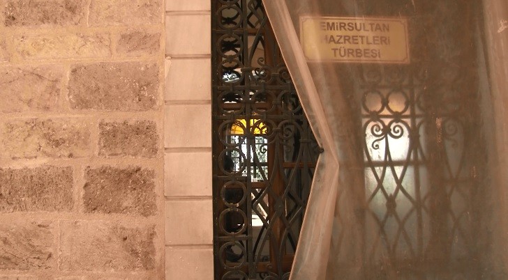 Emirsultan Camii depreme dayanamaz