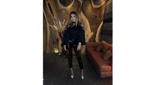 Tasarımcı Dilek Arslan Dilber, yeni kreasyonuna olan ilgiden memnun