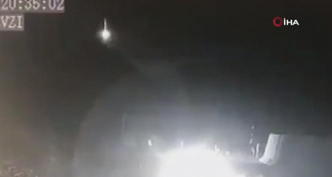 Göktaşı olduğu değerlendirilen cisim birçok ilden böyle görüntülendi!