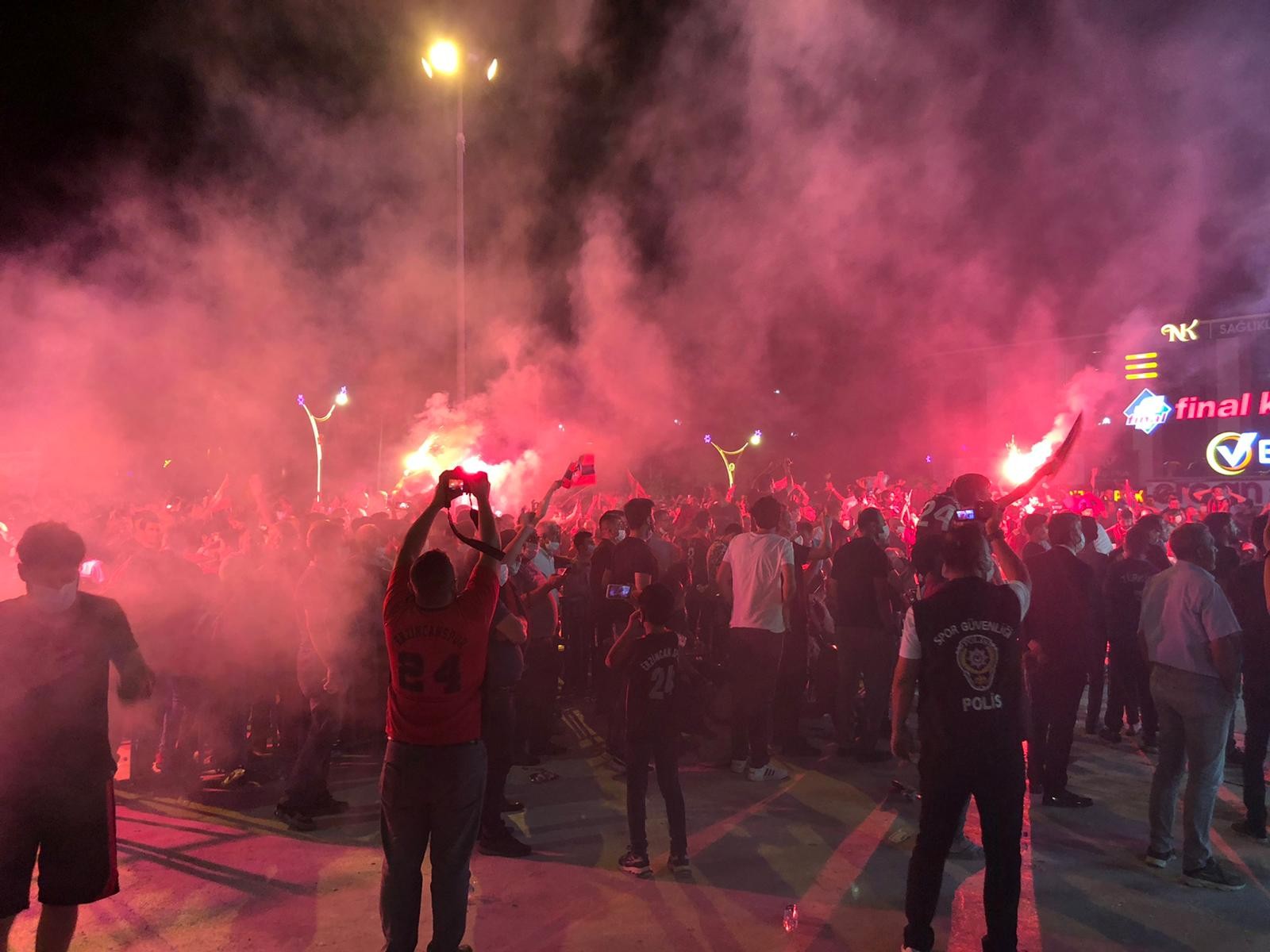 Erzincan’da 24 Erzincanspor’un TFF 2. Lig'e yükselme coşkusu