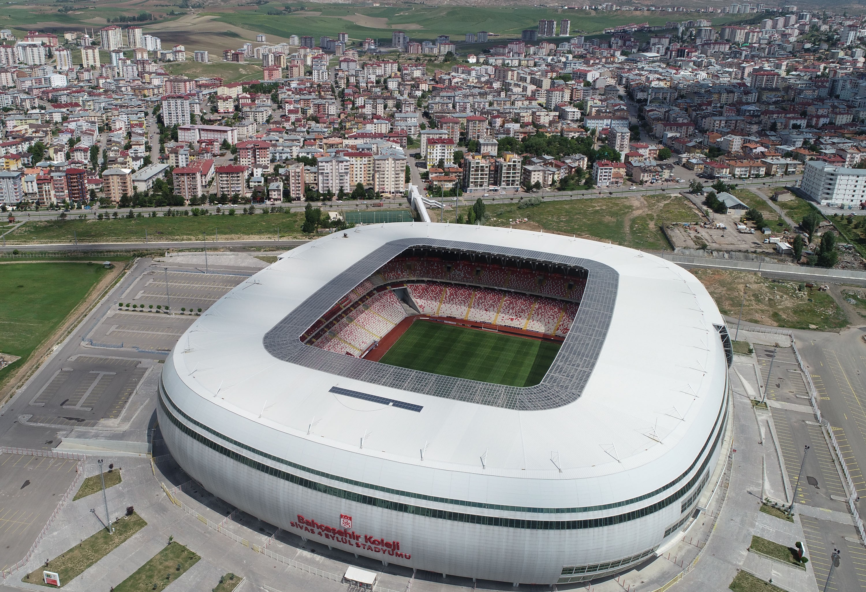 UEFA yetkilileri Sivas Yeni 4 Eylül Stadyumu’nu denetledi