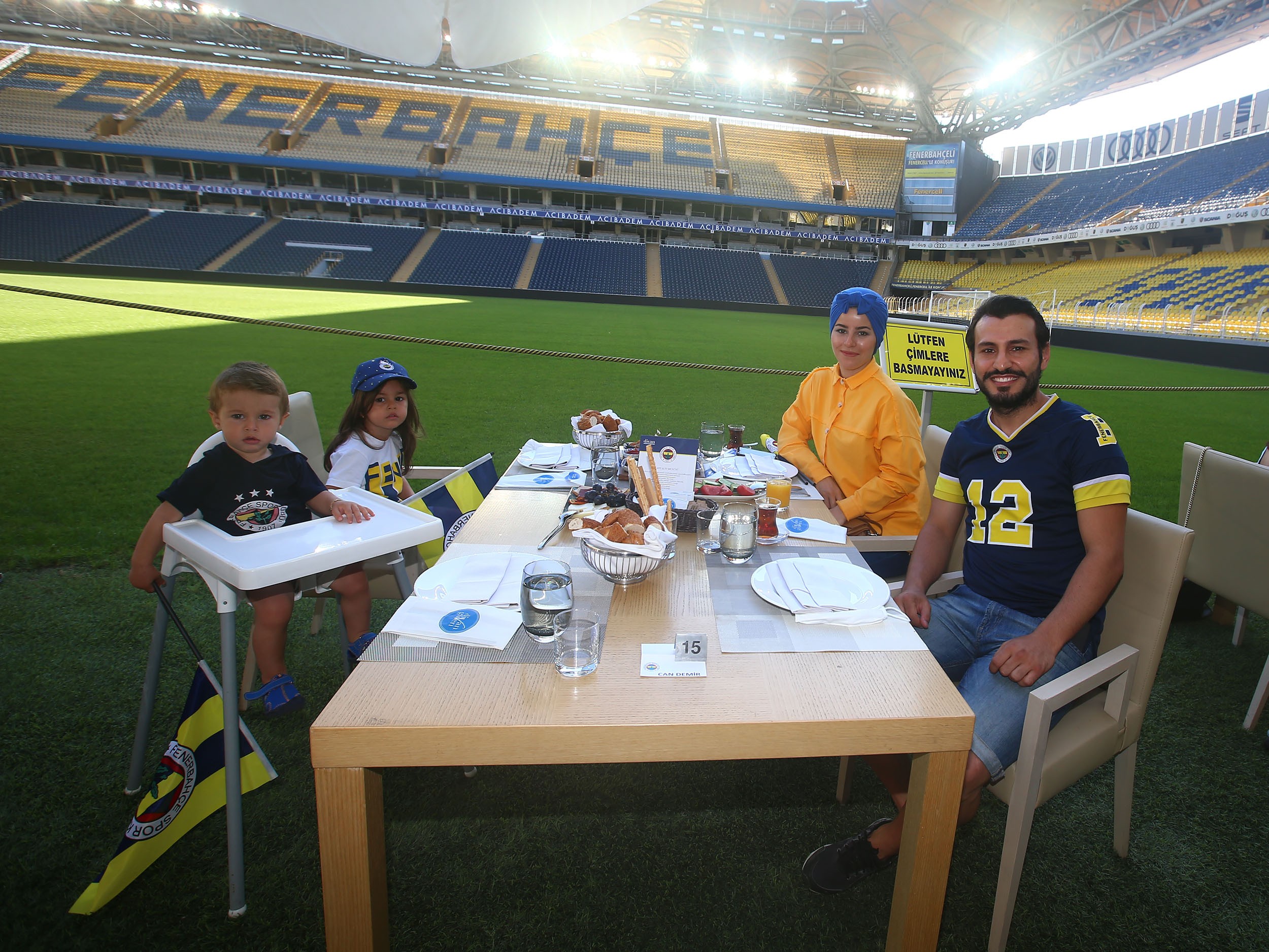 Ali Koç, Ülker Stadı'ndaki kahvaltıda taraftarlarla bir araya geldi