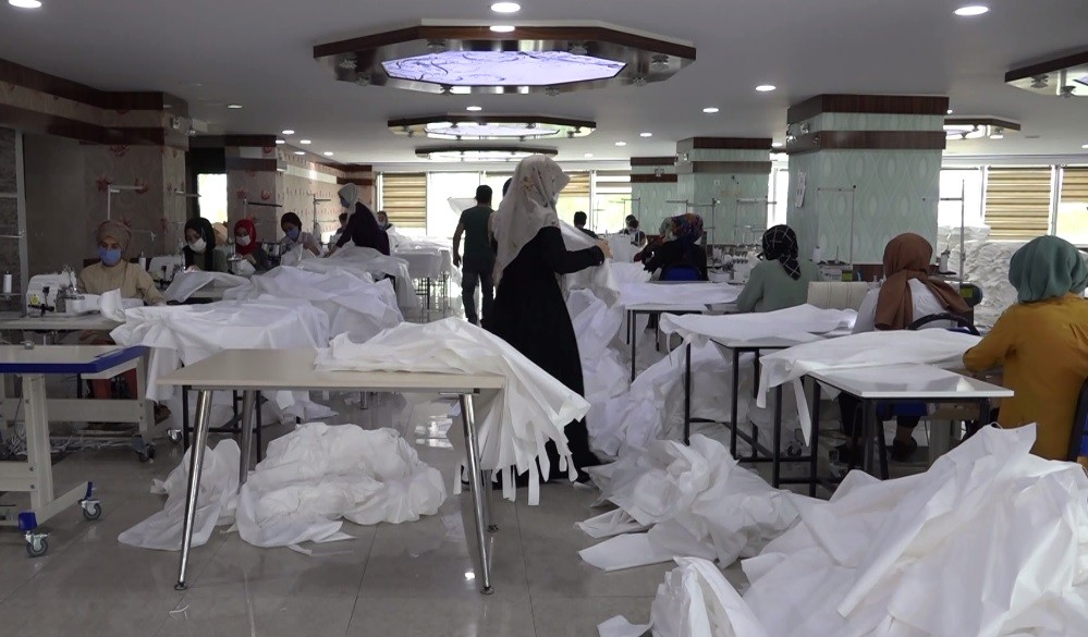 4 çocuk annesi yıllarca çalıştı, devlet desteğiyle kendi atölyesini kurdu