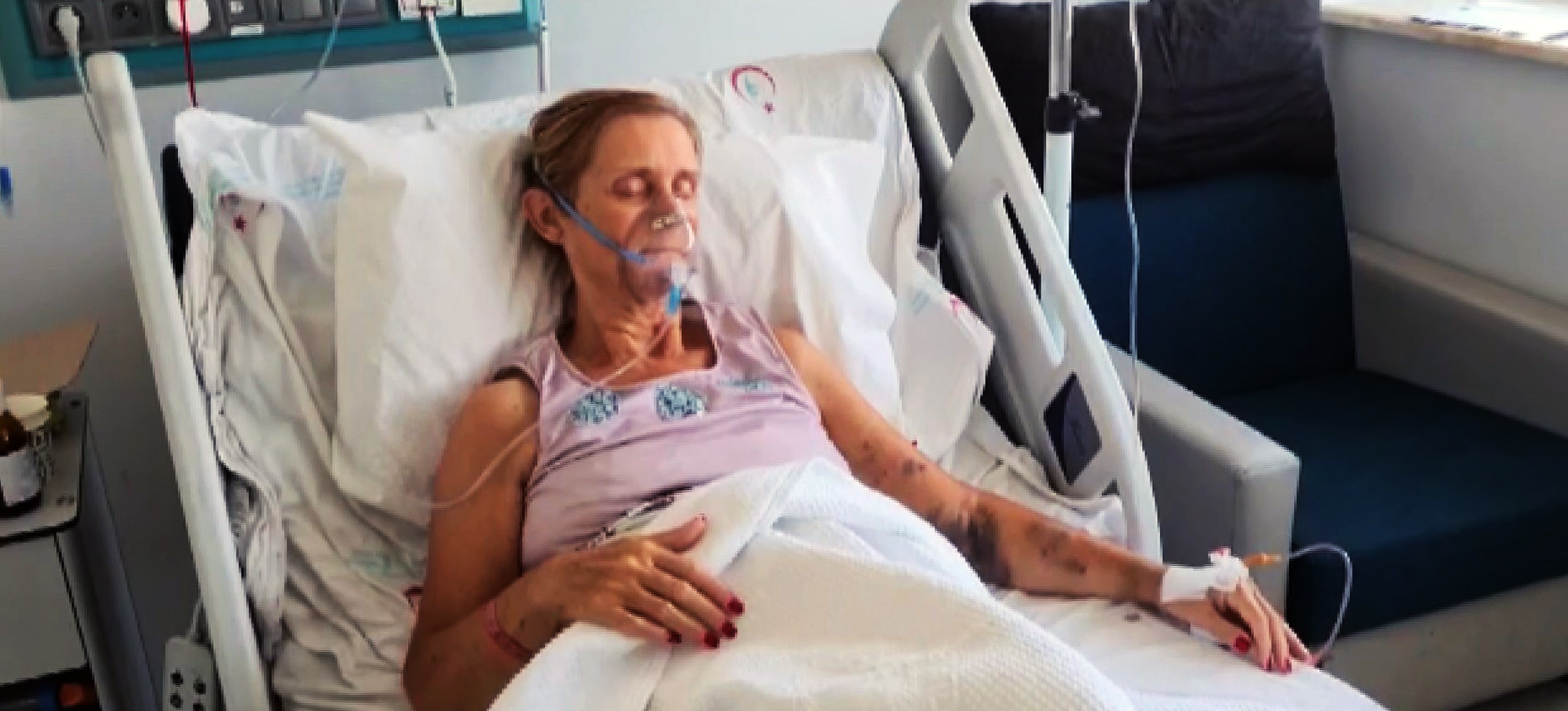 Hastalanan İngiliz vatandaşının kızı ve damadı: 'İngiliz sigorta şirketi ve konsolosluk bizi yüz üstü bıraktı'