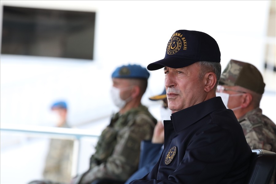 Bakan Akar ve TSK komuta kademesinden komandolara ziyaret