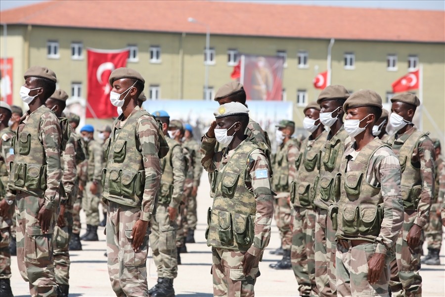 Bakan Akar ve TSK komuta kademesinden komandolara ziyaret