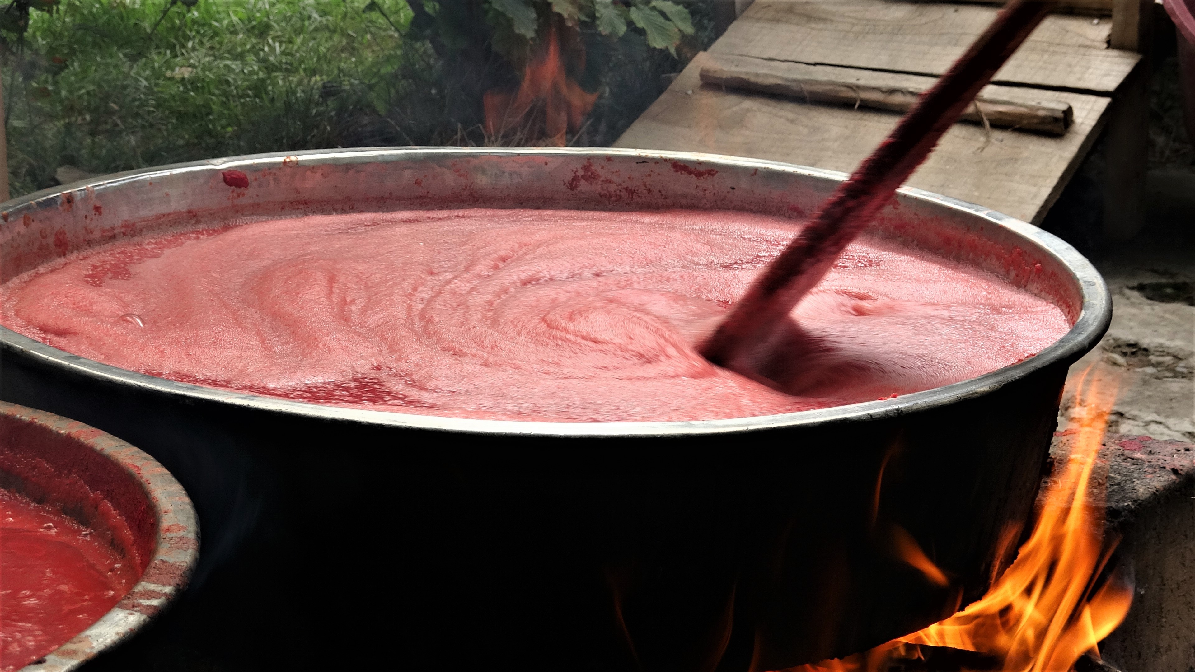 Salçaya erkek eli değdi