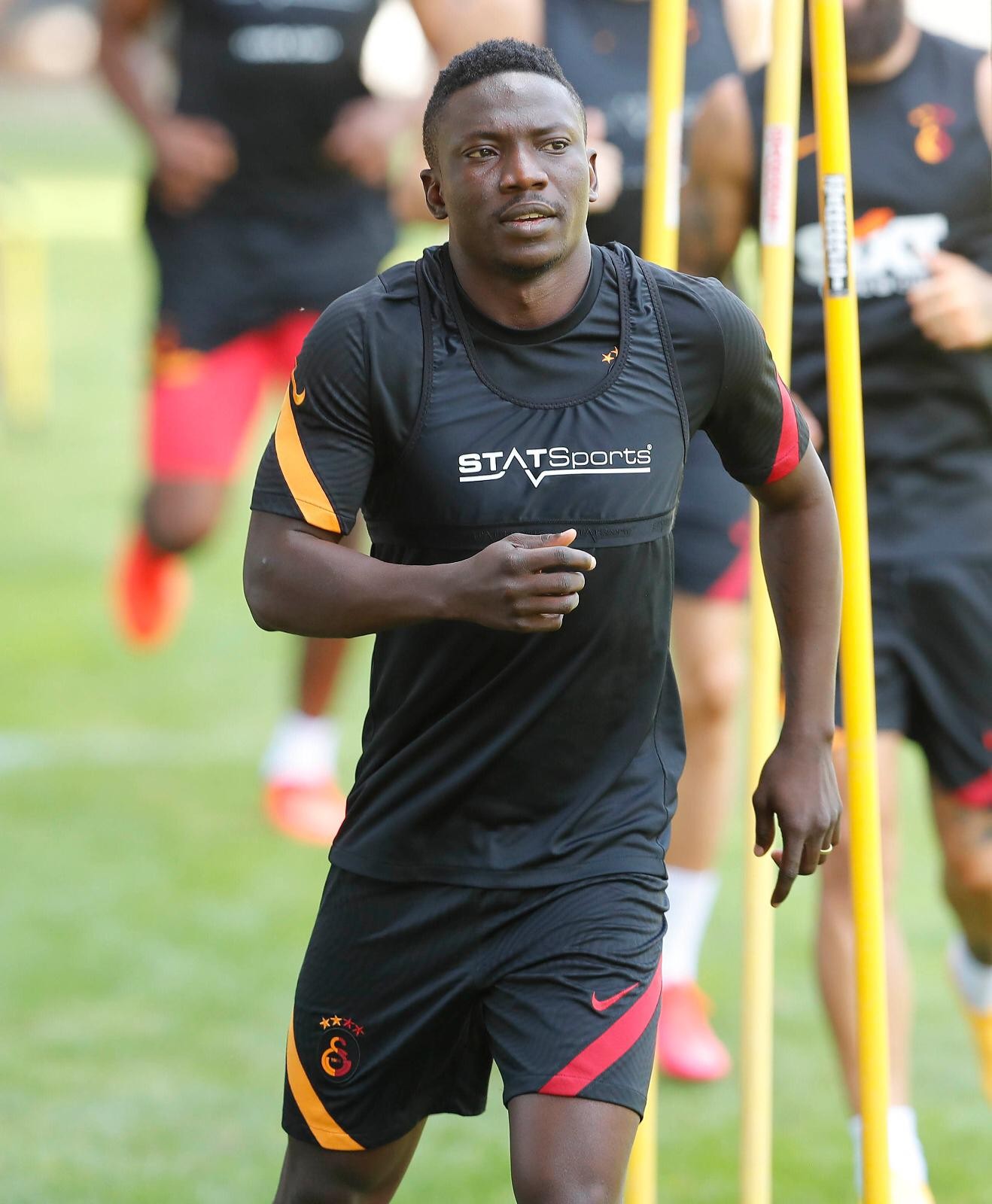 Galatasaray'ın yeni transferi Etebo takımla çalıştı