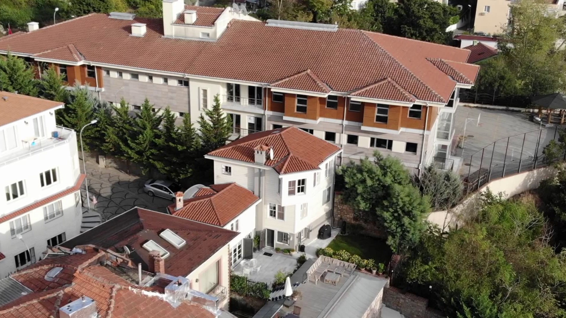 Can Dündar’ın Bodrum’daki malikanesi ve Çengelköy’deki villasına el konuldu