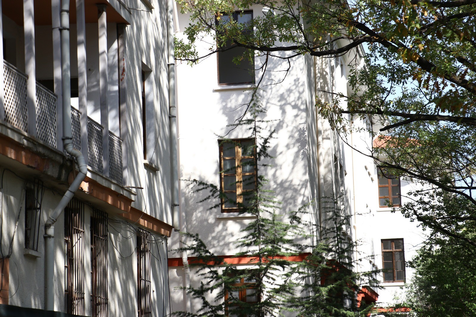 Ankara’nın ilk toplu konut projesi olan Saraçoğlu Mahallesi canlandırılıyor