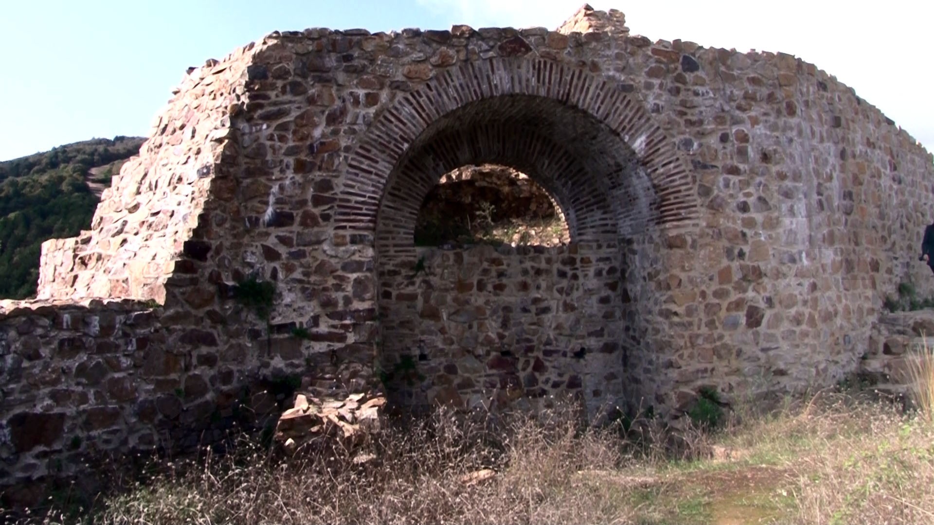 İstanbul’un yaşayan tarihlerinden Aydos Kalesi’nin restorasyon çalışmaları tamamlandı