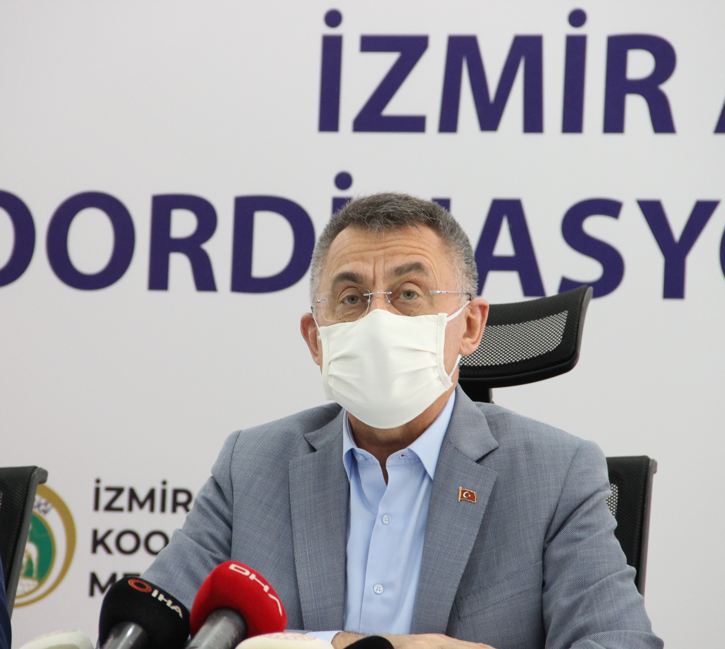 Cumhurbaşkanı Yardımcısı Oktay ve Bakan Koca depremle ilgili son bilgileri paylaştı