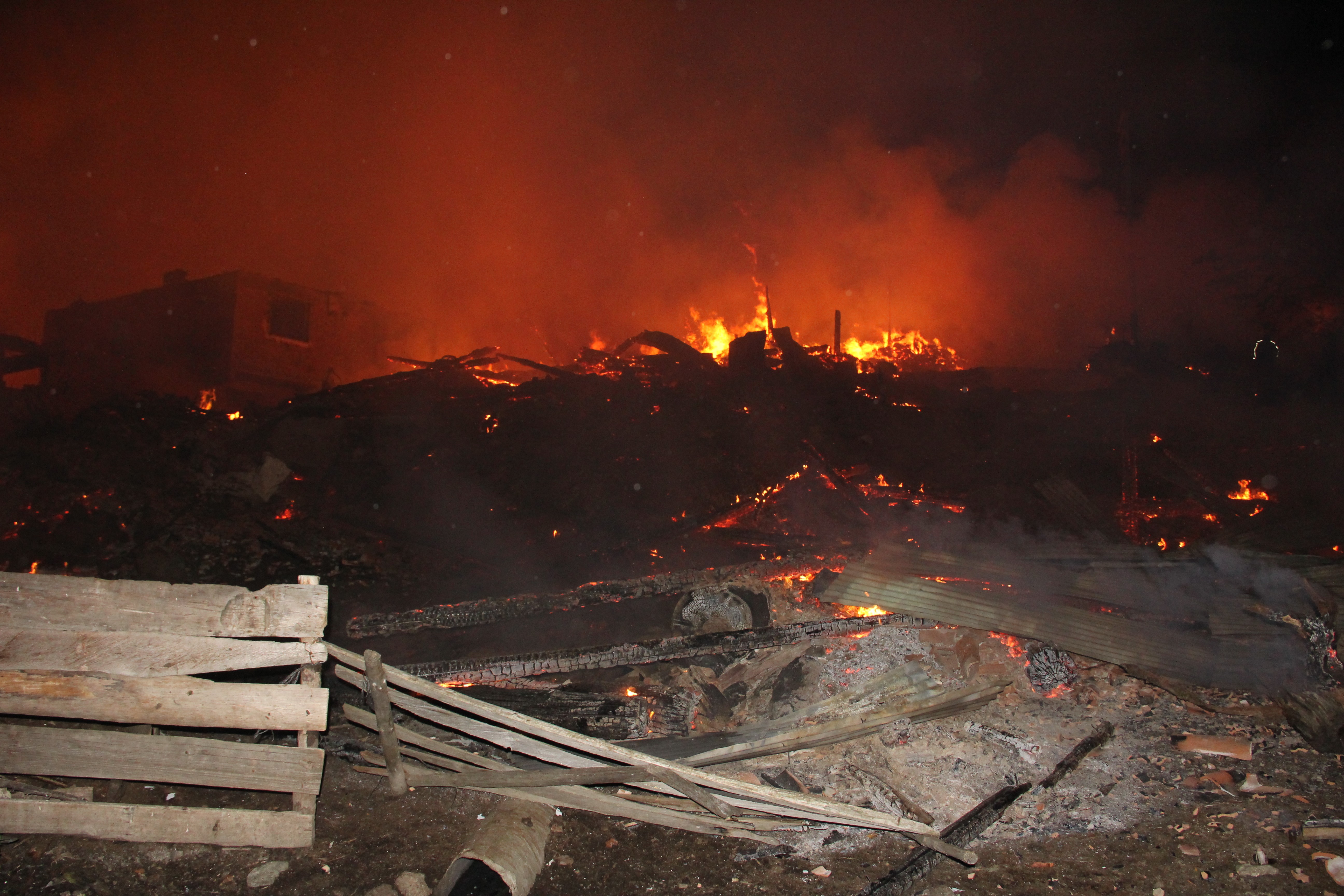 Kastamonu'da korkutan yangın! 10 ev kül oldu