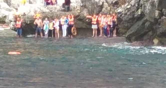 Alanya'da tur teknesi alabora oldu