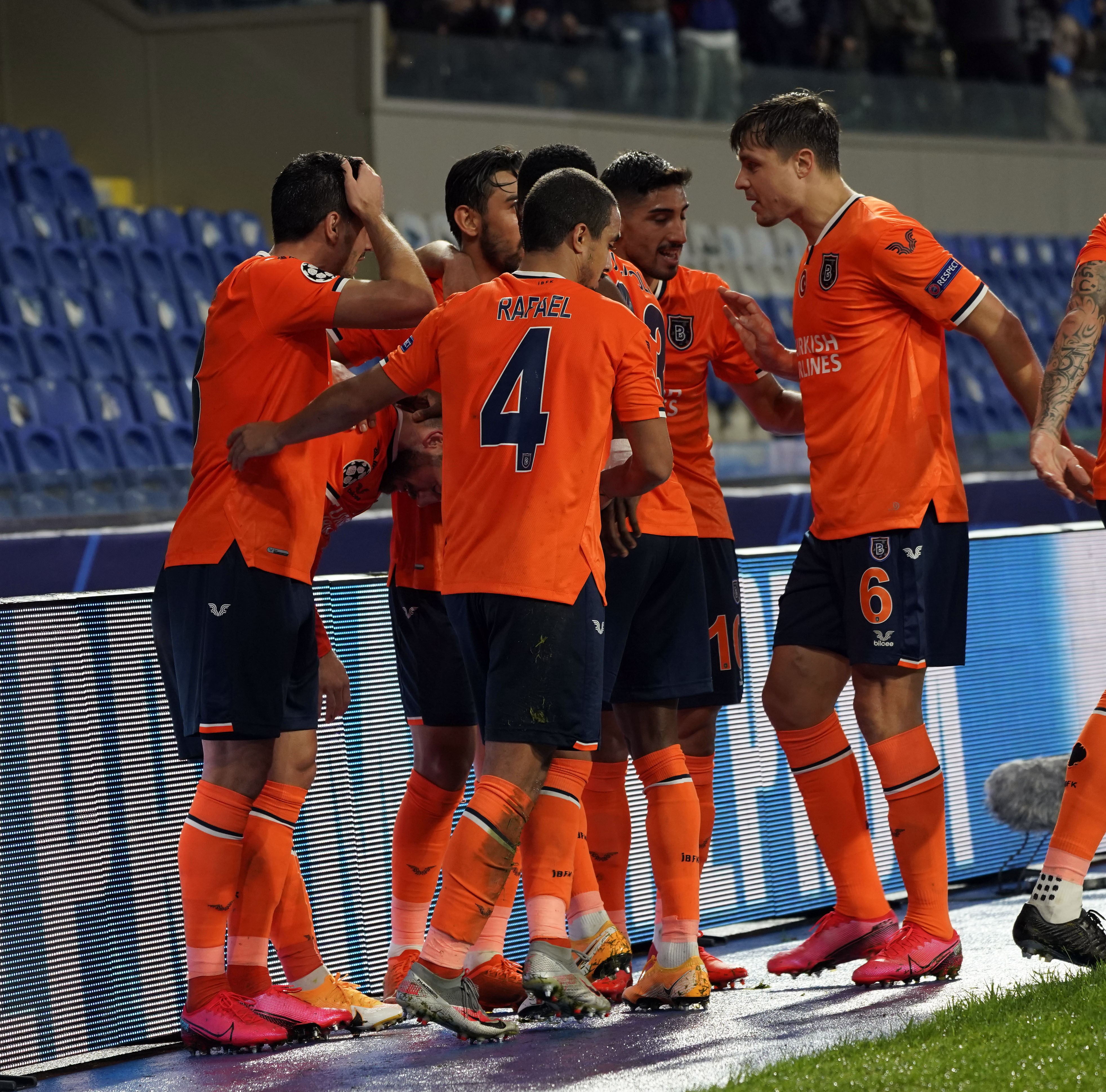 ÖZET İZLE| Başakşehir 2-1 Manchester United Maçı Özeti ve Golleri İzle