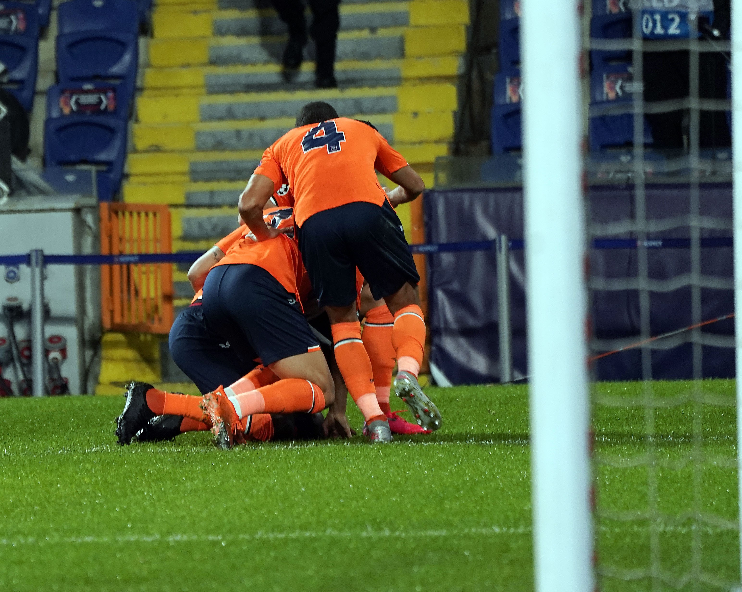 ÖZET İZLE| Başakşehir 2-1 Manchester United Maçı Özeti ve Golleri İzle