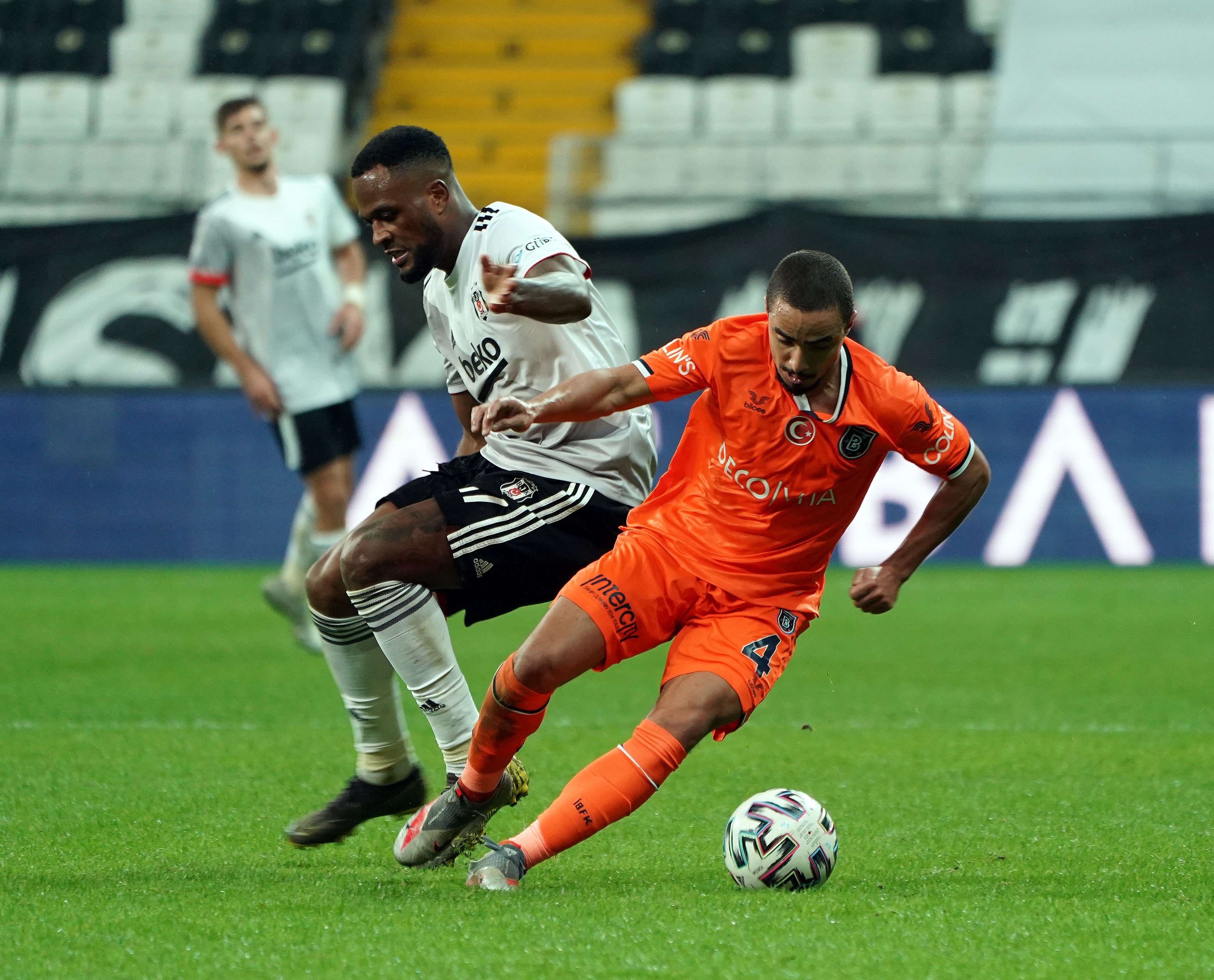 ÖZET İZLE| Beşiktaş 3-2 Başakşehir Maç Özeti ve Golleri İzle