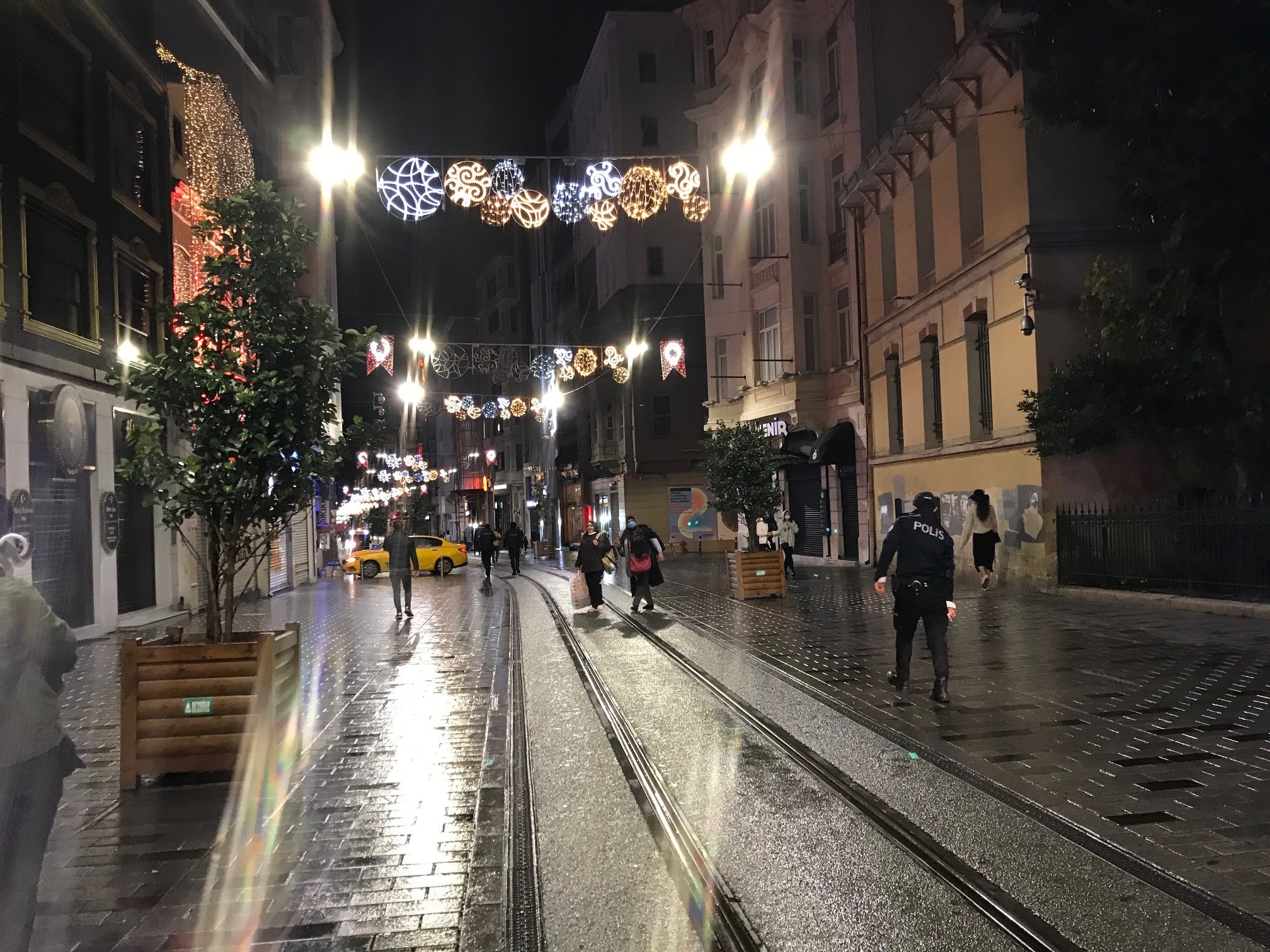 İstiklal Caddesi’nde korona virüs sessizliği