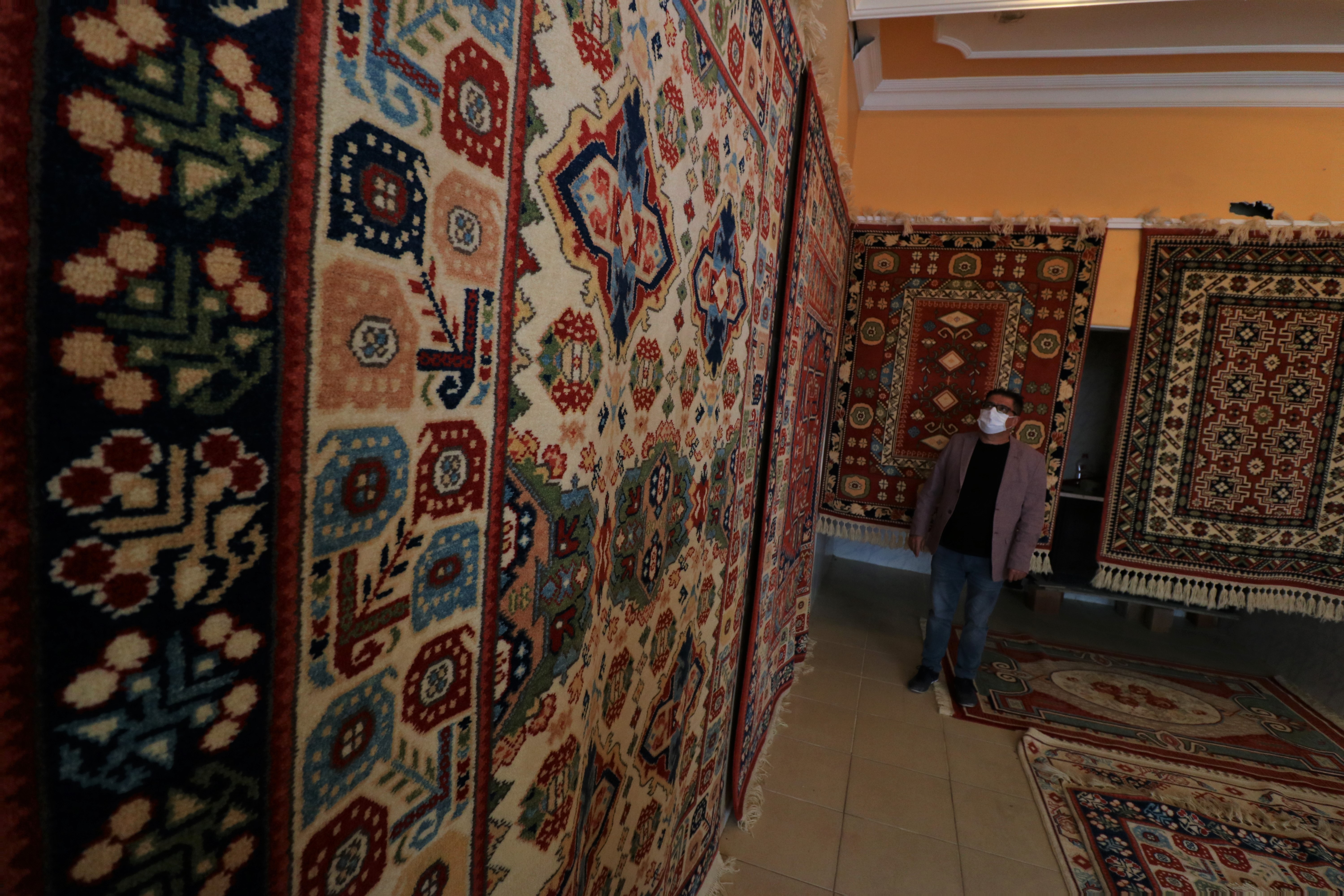 Attıkları düğümle dünyada halıcılığa yön verdiler