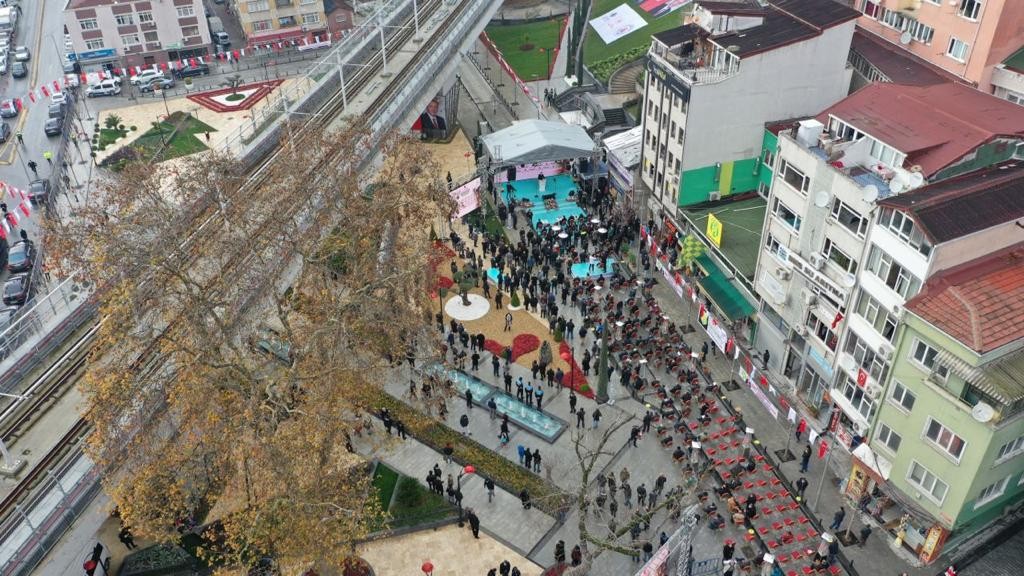 Kağıthane Meydanı düzenlenen törenle açıldı