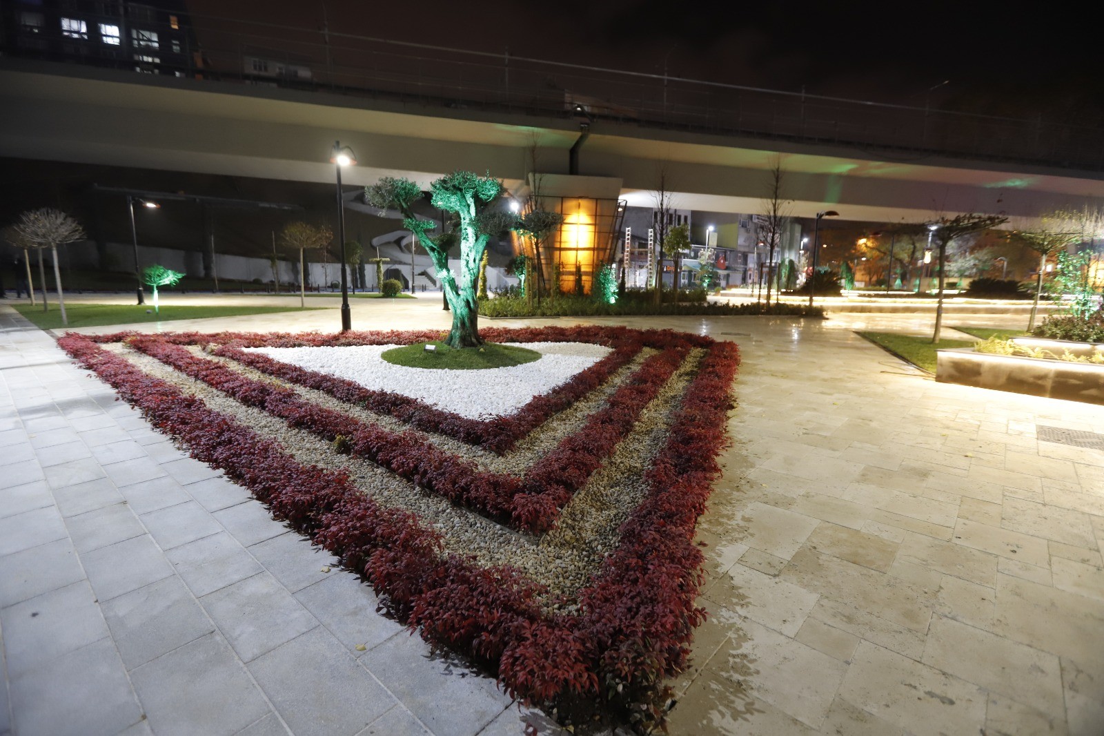 Kağıthane Meydanı düzenlenen törenle açıldı