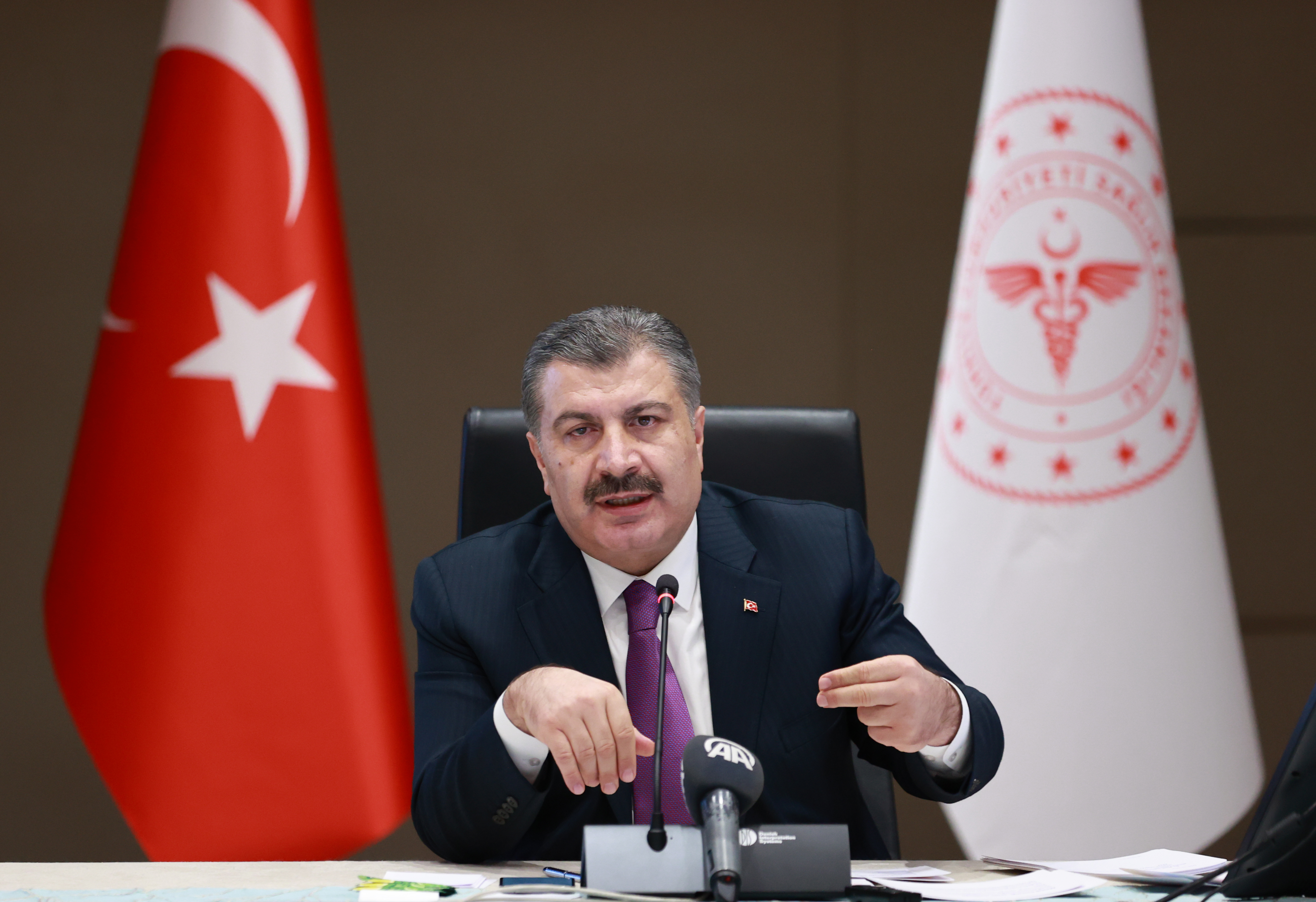 Sağlık Bakanı Fahrettin Koca: 'Çin’den aşı Pazar gecesi yola çıkıyor'