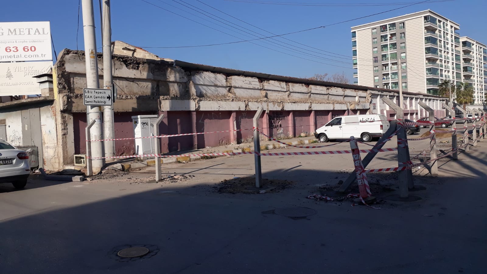 'Sokak benim' dedi, beton çitlerle kapattı