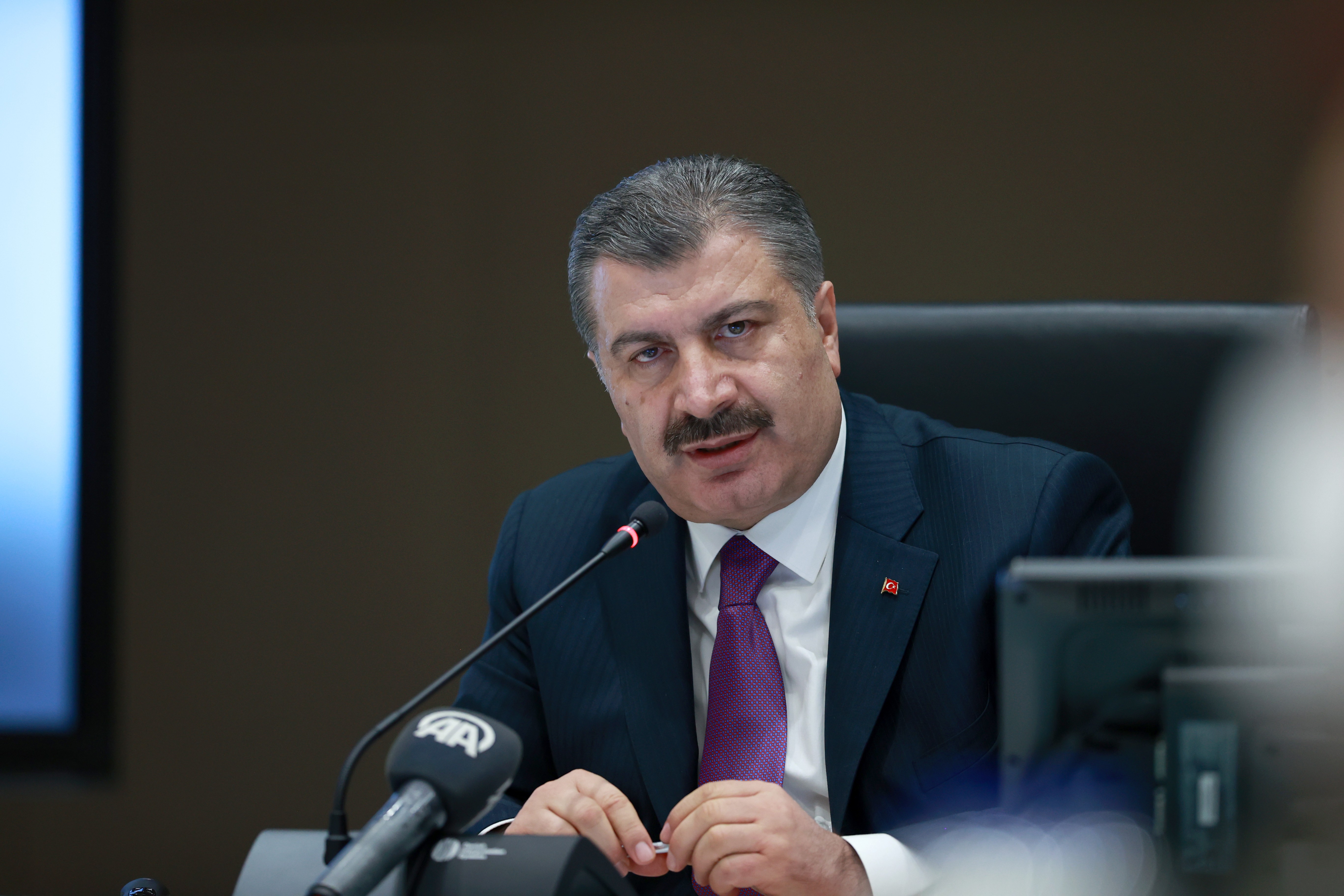 Sağlık Bakanı Fahrettin Koca: 'Çin’den aşı Pazar gecesi yola çıkıyor'