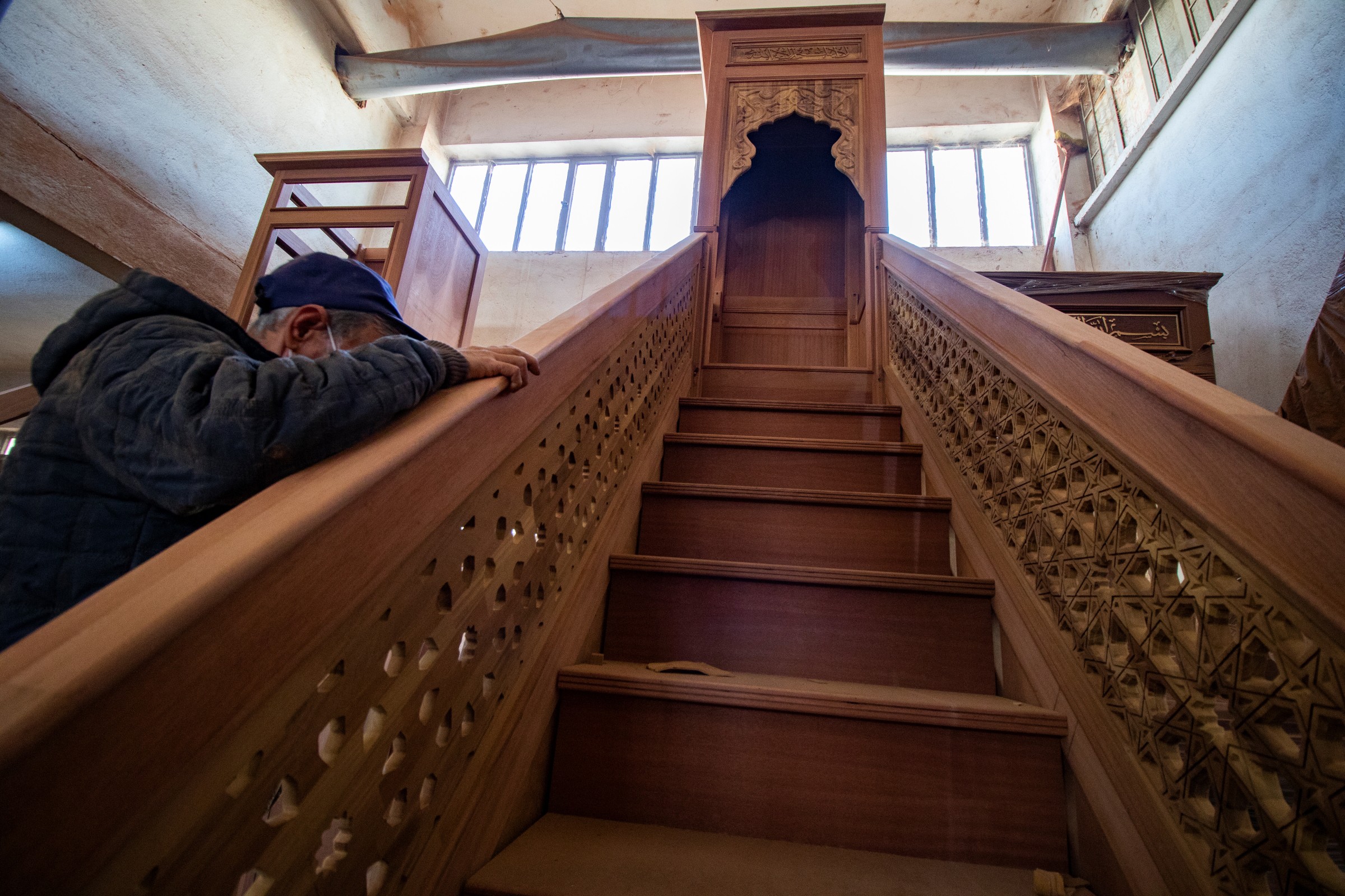 Manisalı ahşap firması dünyanın bir çok yerinde yaptığı işlerle Osmanlı ve Selçuklu motiflerini kullanıyor