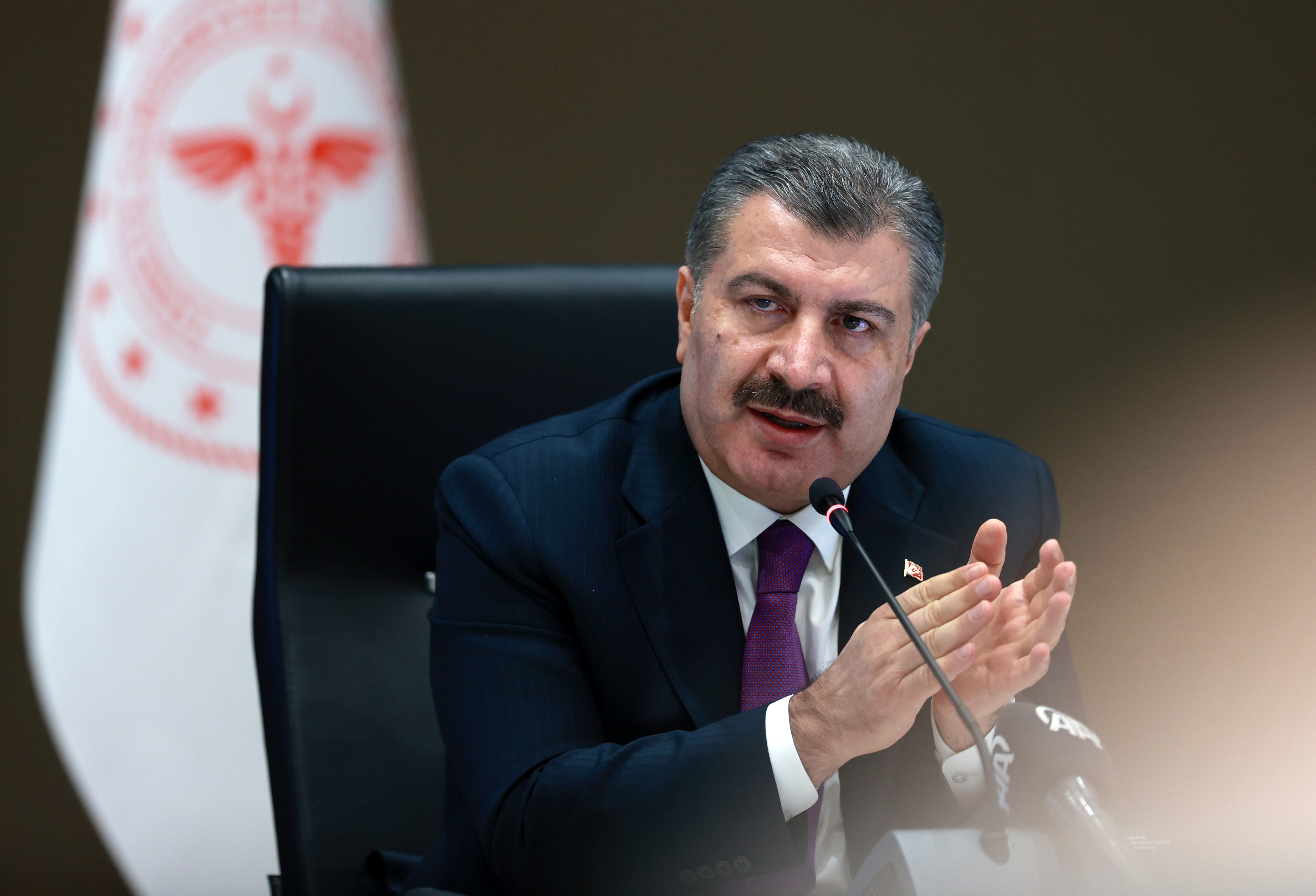 Sağlık Bakanı Fahrettin Koca: 'Çin’den aşı Pazar gecesi yola çıkıyor'