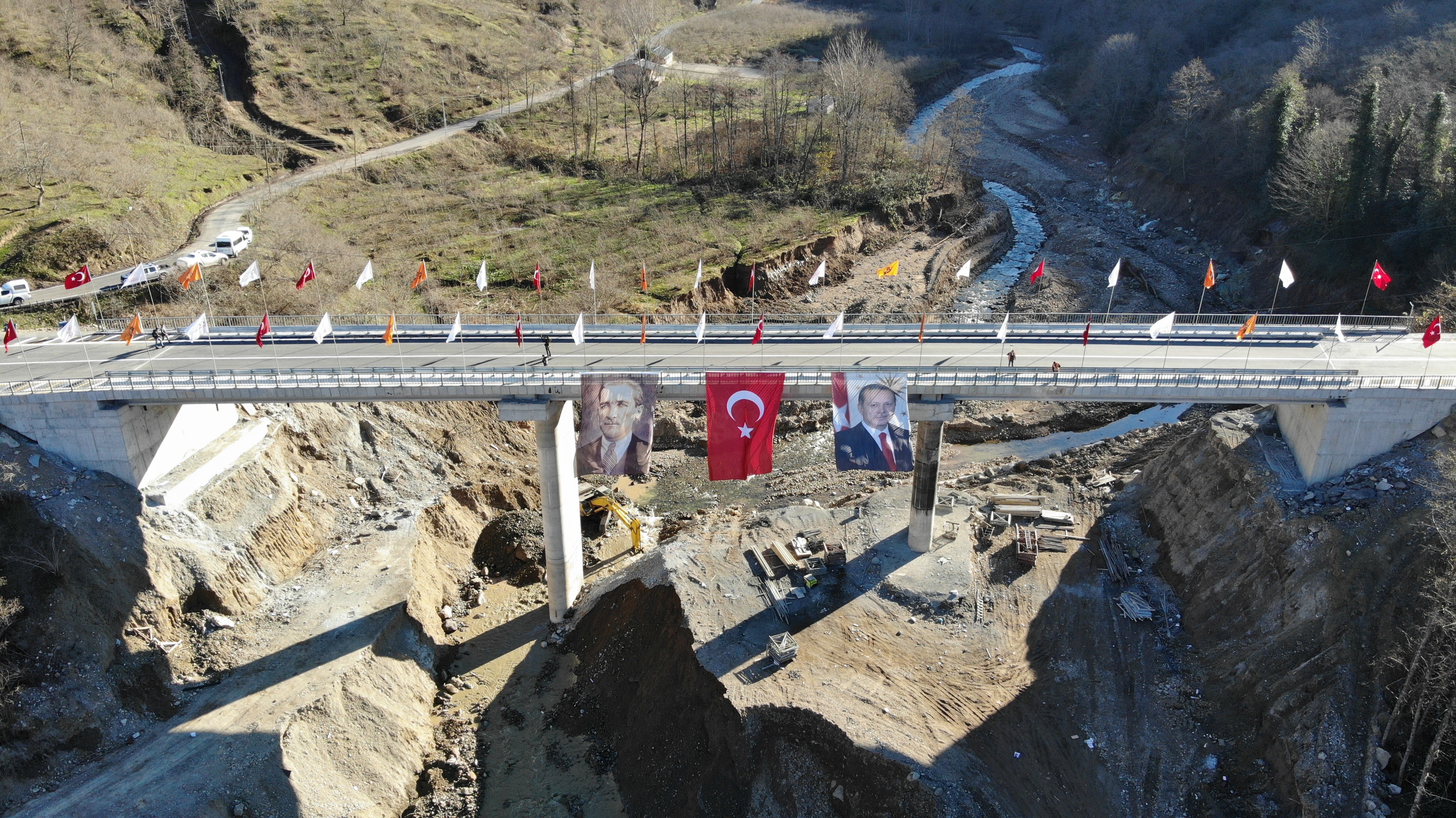 Bakan Adil Karaismailoğlu Altı Şehitler Köprüsü'nün açılışını gerçekleştirdi