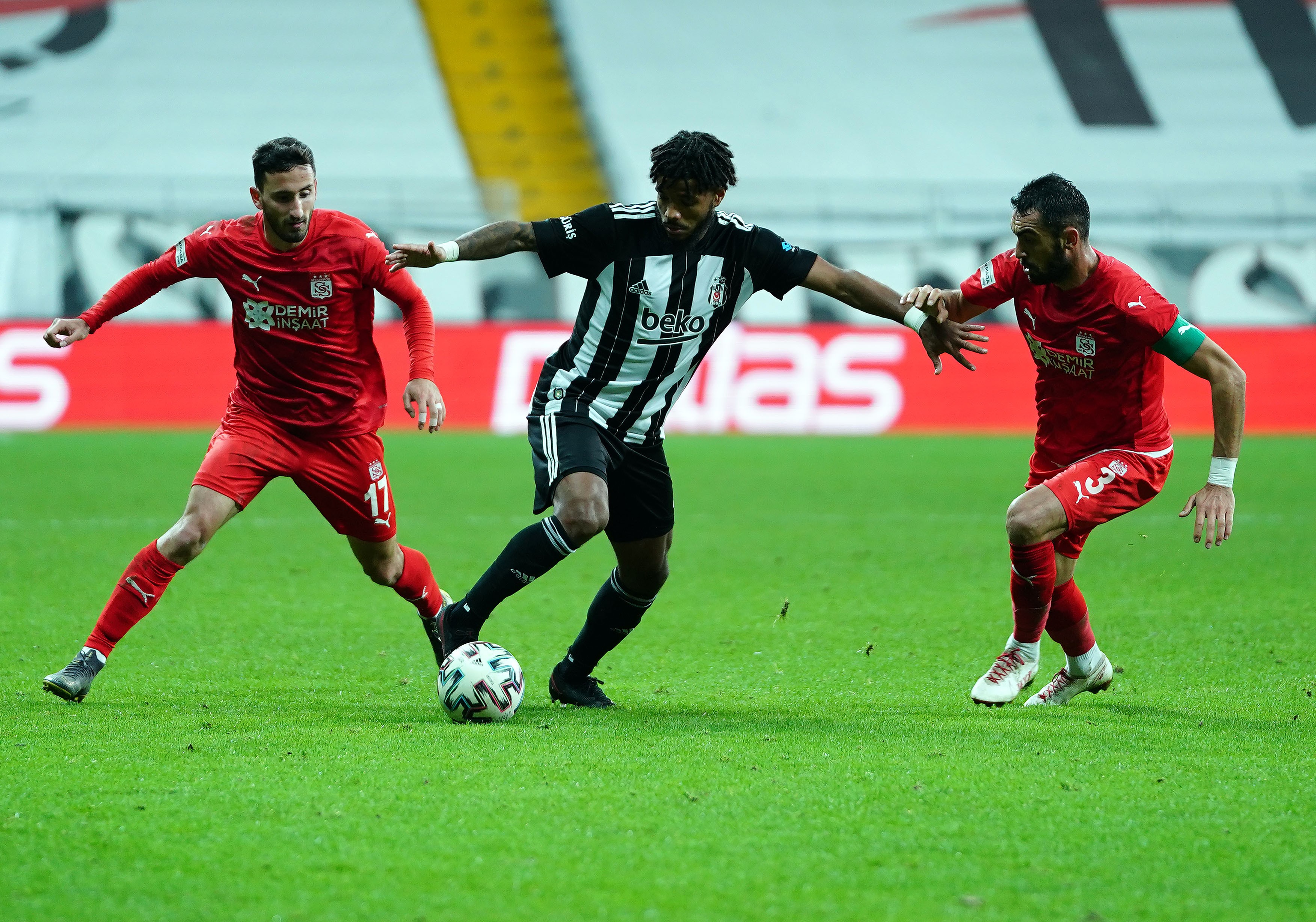 ÖZET İZLE| Beşiktaş 3-0 Sivasspor Maç Özeti ve Golleri İzle