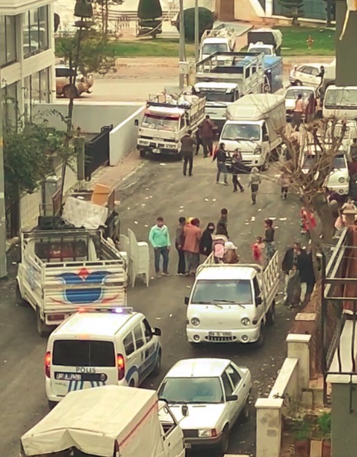 Antalya'da yasağa rağmen sokak düğününe polis baskını