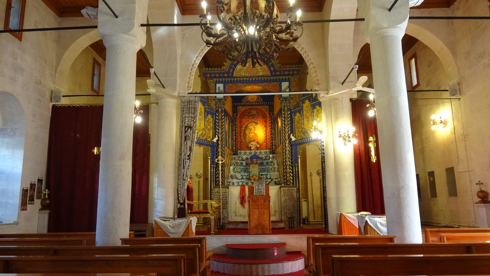 Türkiye dünyaya örnek oldu! Kilise ve sinagoglar restore edilip ibadete açıldı