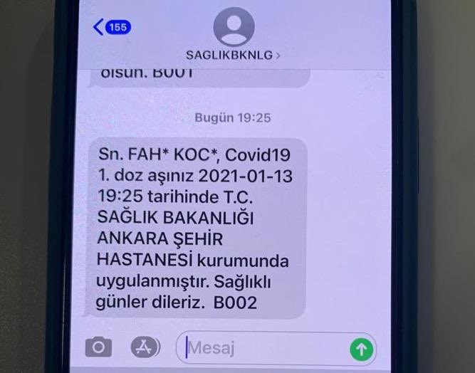 Bakan Koca aşı olduktan sonra telefonuna gelen mesajı paylaştı!