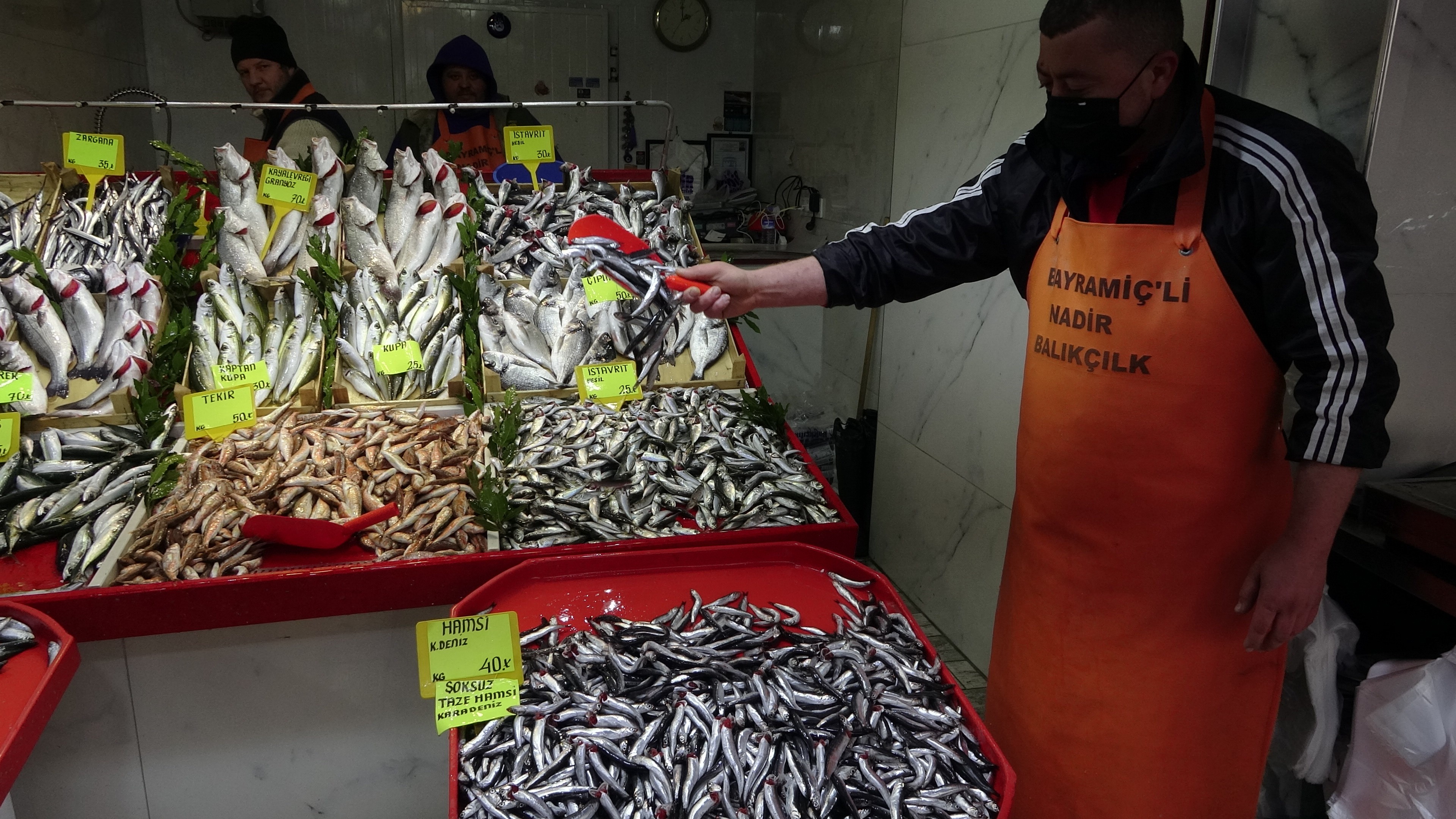 Çanakkale’de balık fiyatları el yakıyor