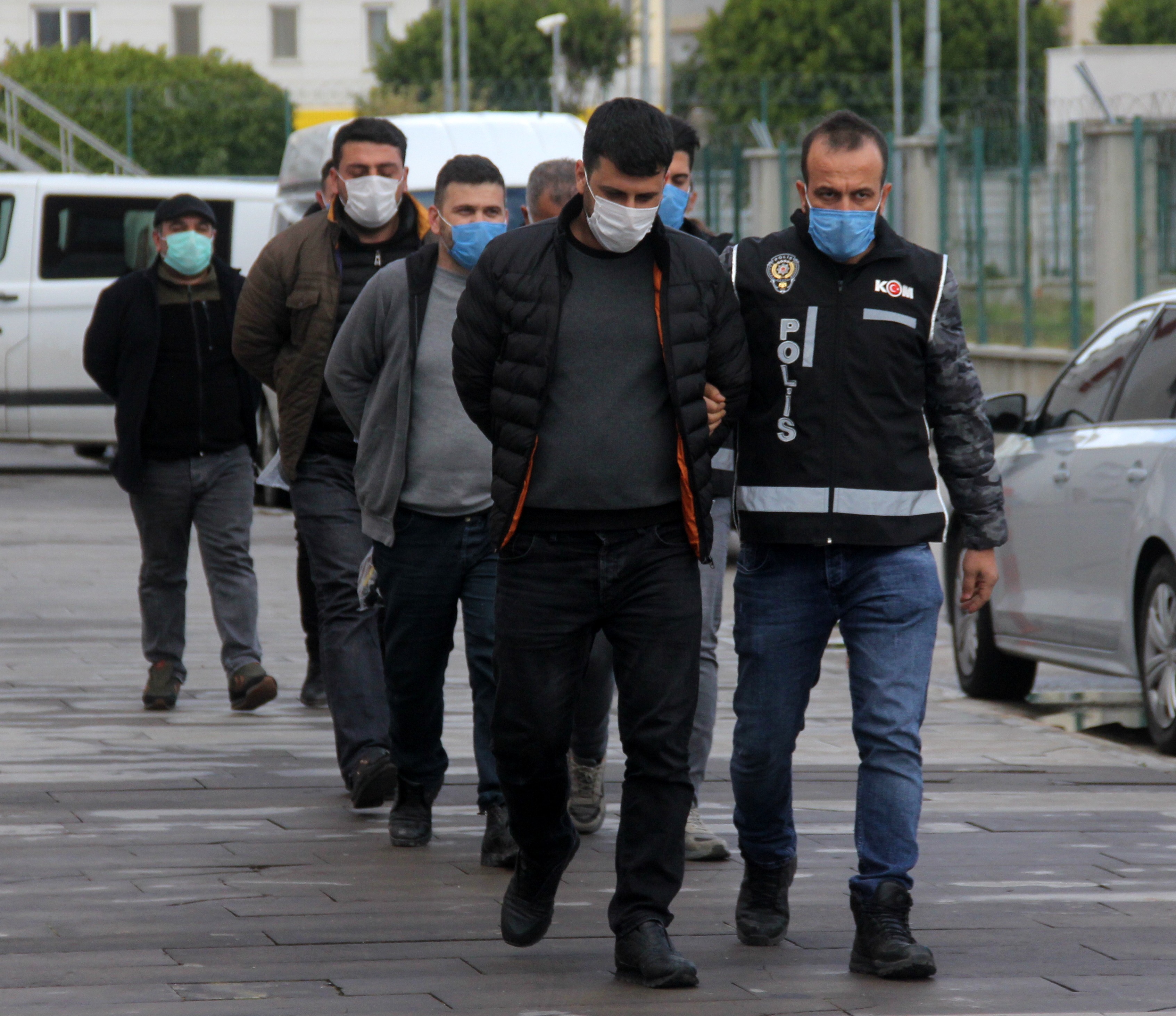 Polis piyasa değeri 1 milyon 462 lira değerinde kaçak telefon ele geçirdi