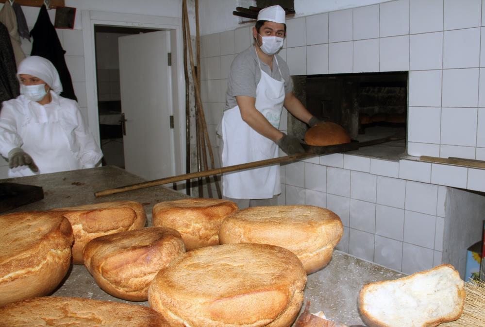 Karadeniz’in tek içten yanmalı fırıncısından meslek sırları