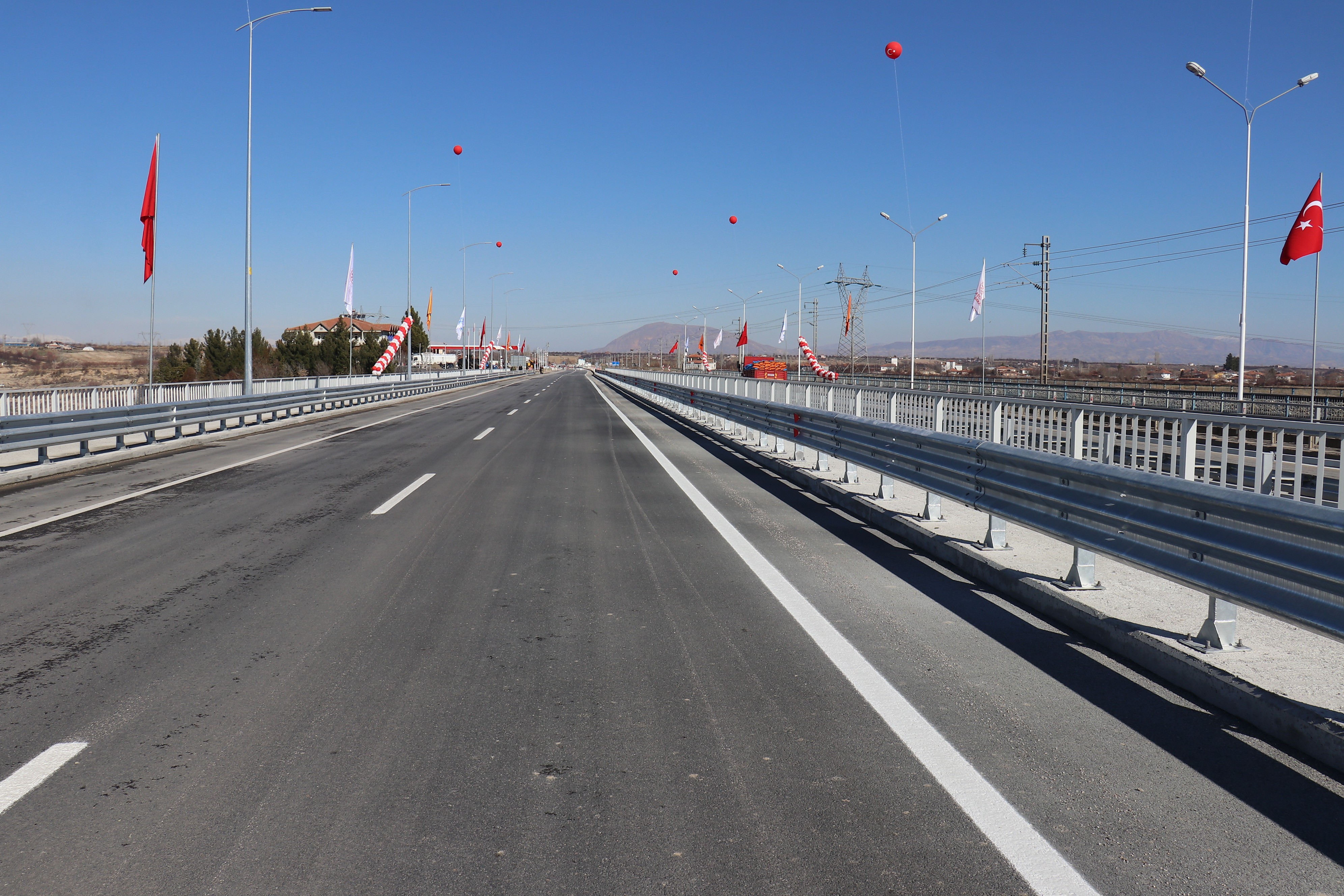 Yeni Tohma köprüsü Cumhurbaşkanı Erdoğan’ın da katılımı ile hizmete açıldı