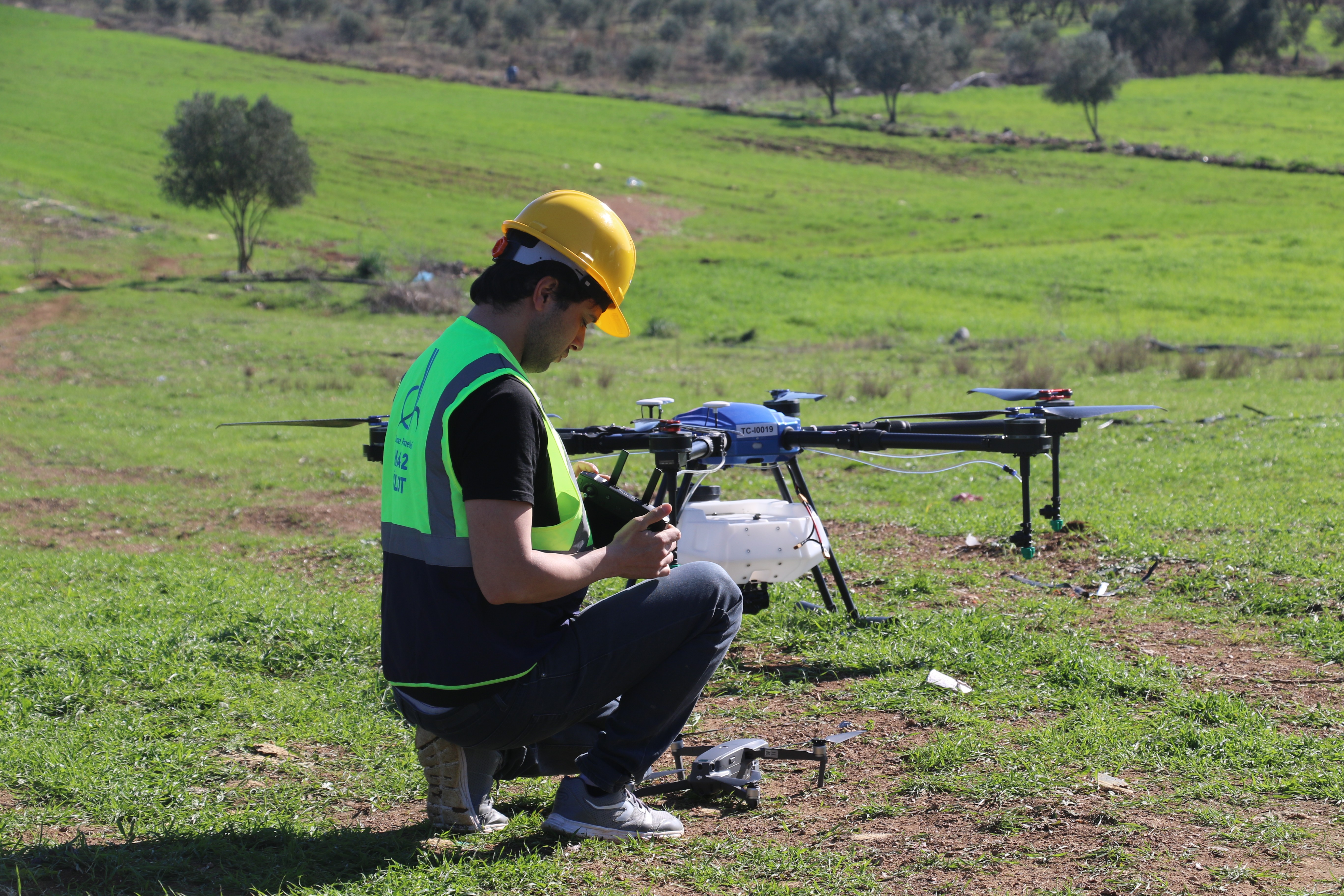 10 dakikada 10 dönüm tarlayı ilaçlayabilen zirai İHA’lar görev başında