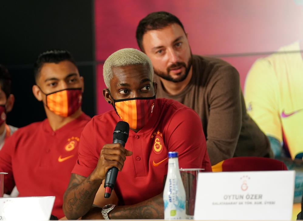 Galatasaray’da imza şov