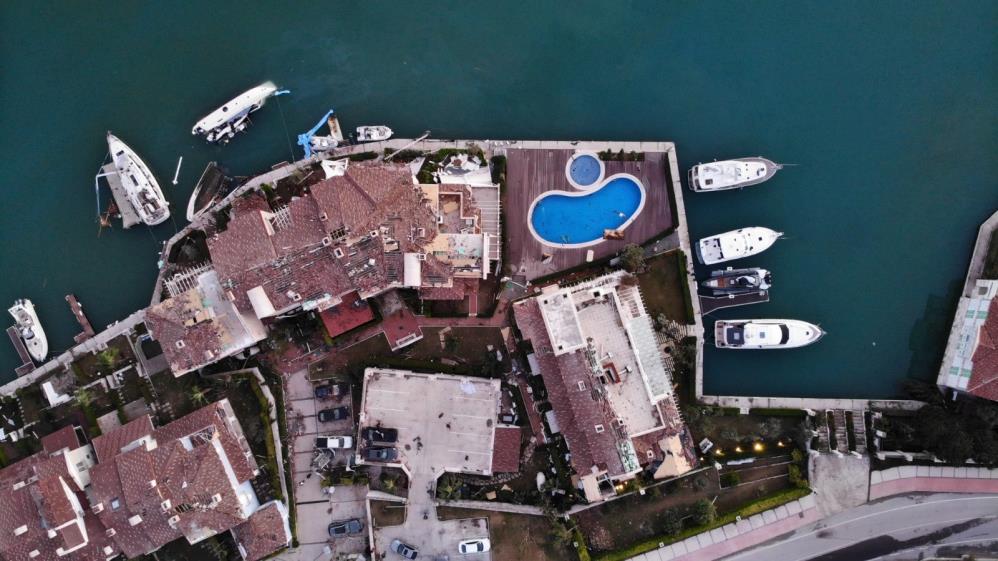 Alaçatı’daki hortumu yaşayanlar uçak düştü sanmış