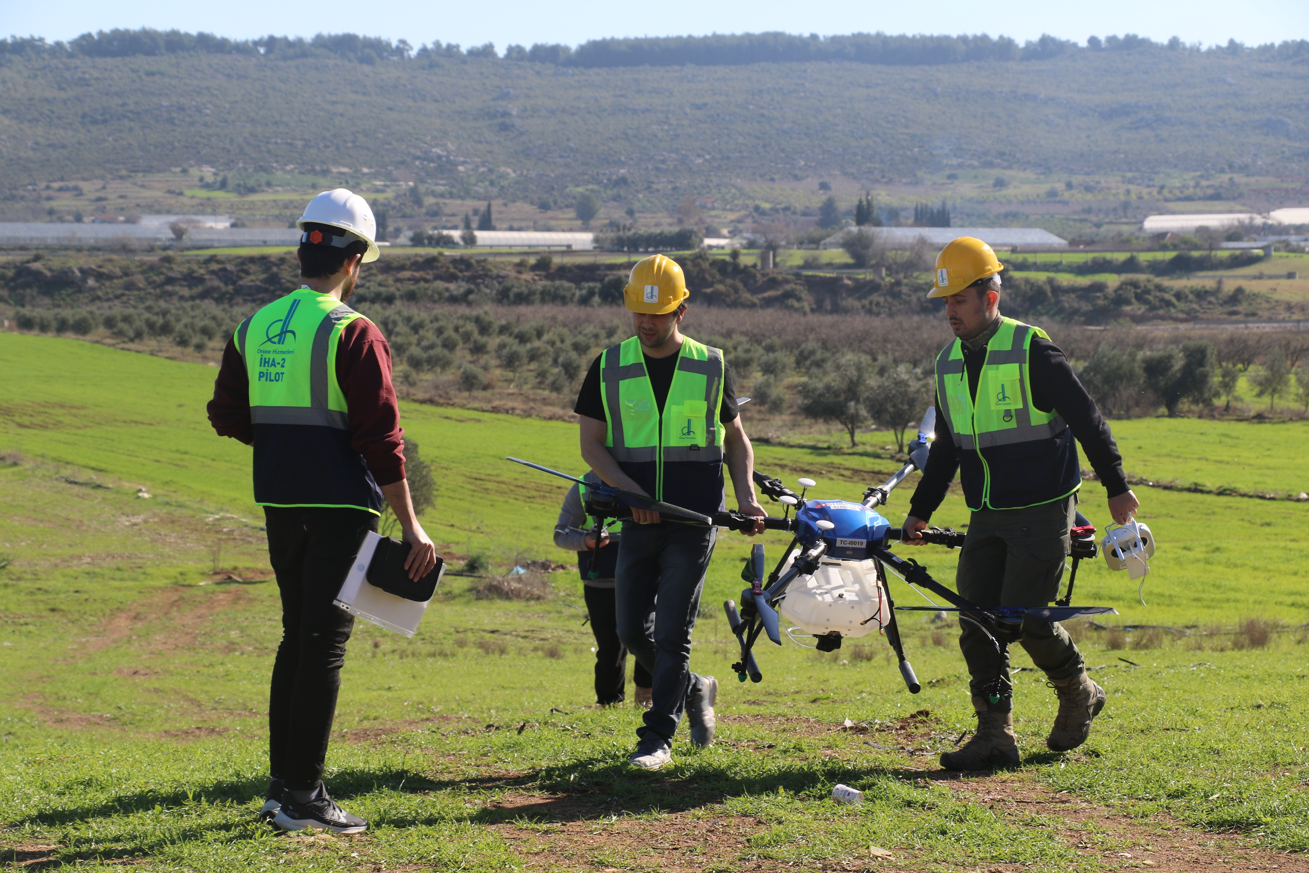 10 dakikada 10 dönüm tarlayı ilaçlayabilen zirai İHA’lar görev başında