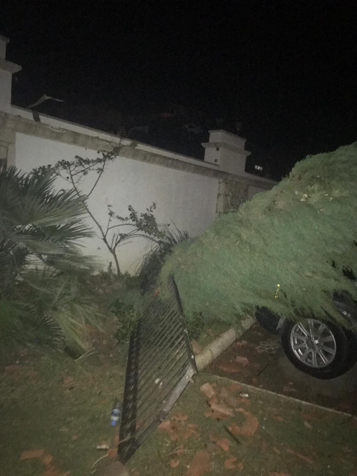 Turizm kenti Çeşme'de hortum felaketi