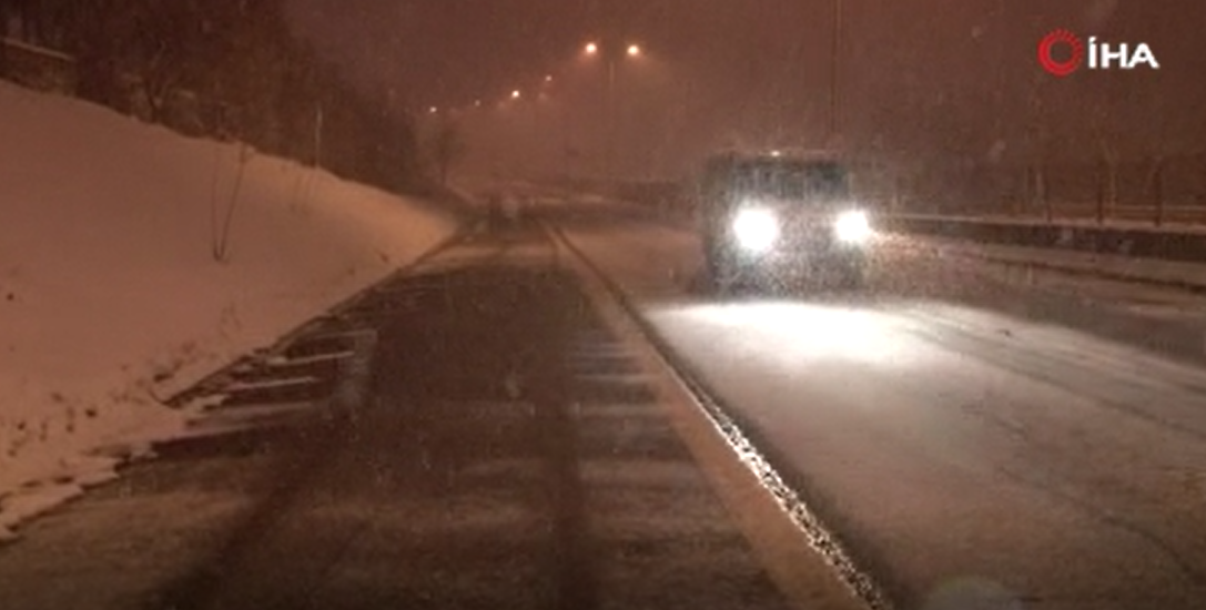 İstanbul'da kar yağışı sabah saatlerinde etkisini göstermeye başladı