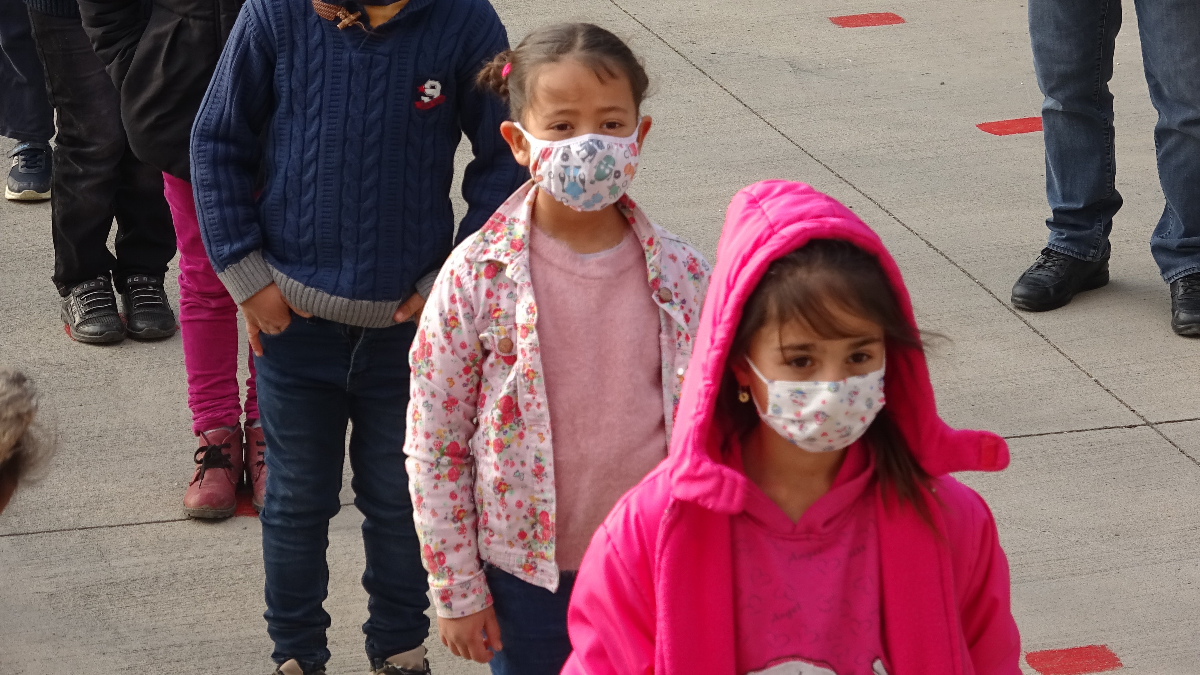 Okullarına kavuşan öğrenciler sevinç yaşadı