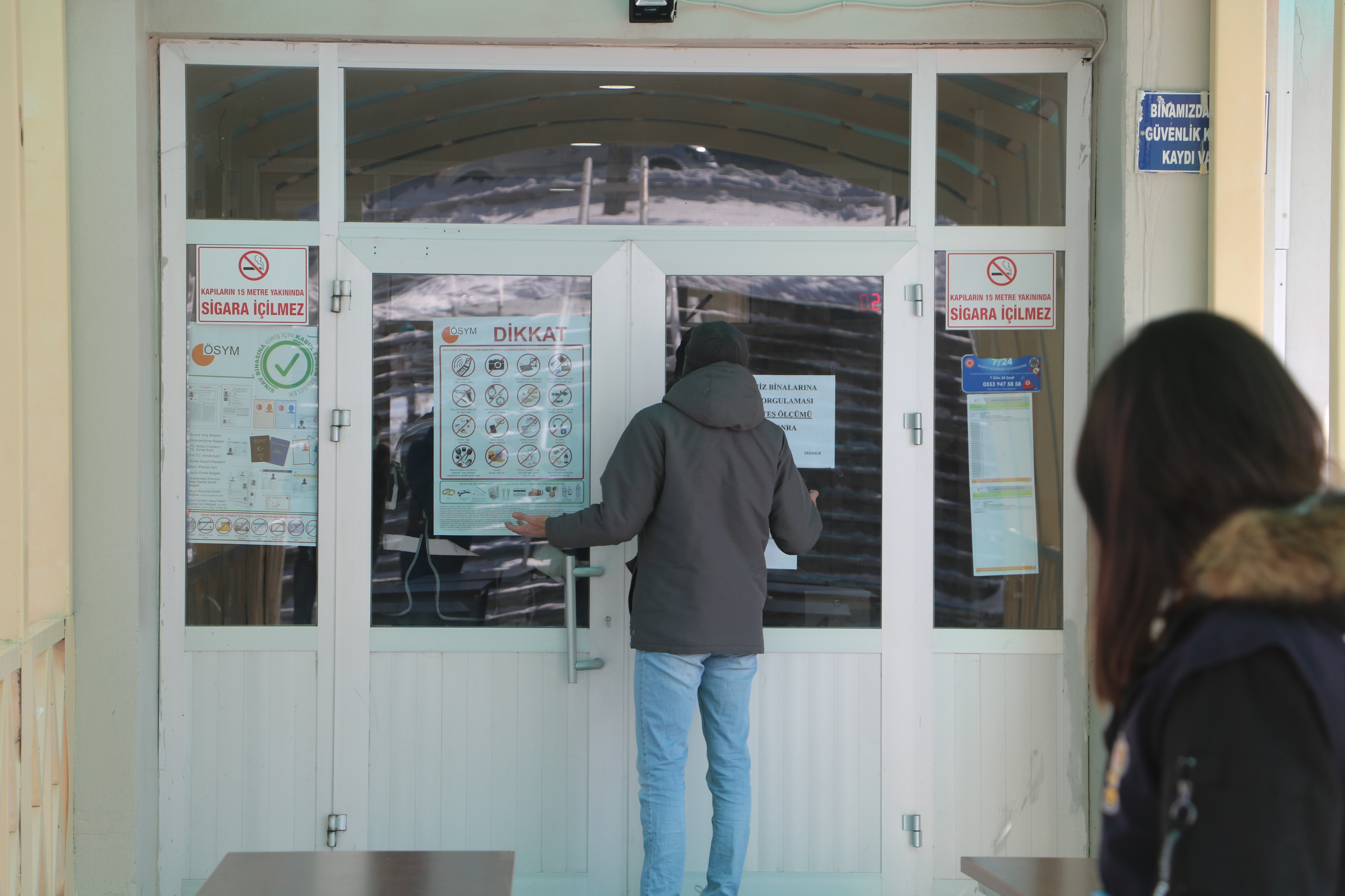 ALES’e girebilmek için eksi 18 derecede koştular, geç giden adaylar hüsran yaşadı