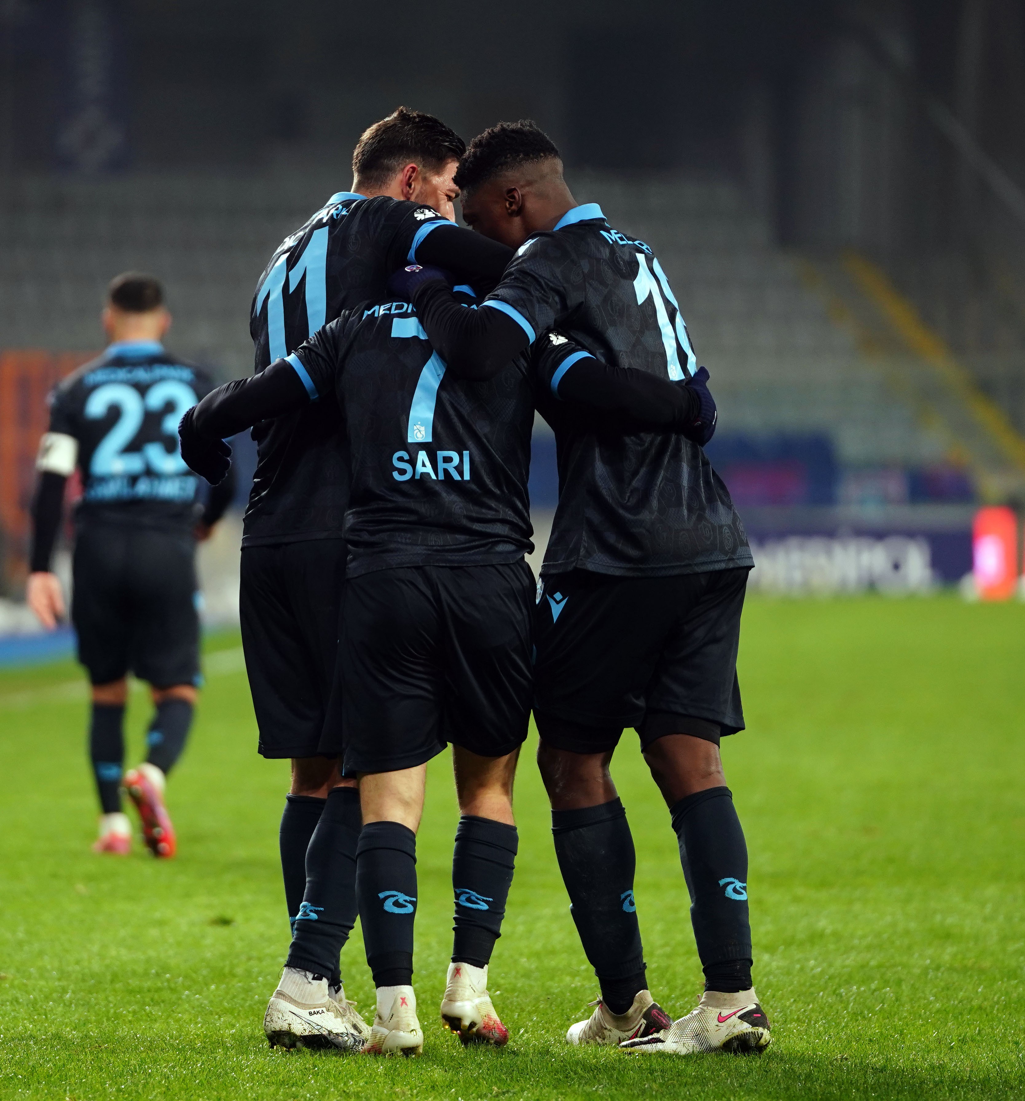 Trabzonspor, Başakşehir'i tek golle geçti