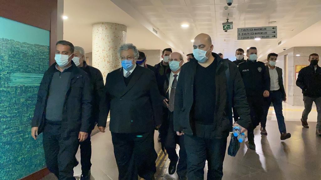 Metin Akpınar ve Müjdat Gezen’in ‘Cumhurbaşkanına hakaret’ davası başladı