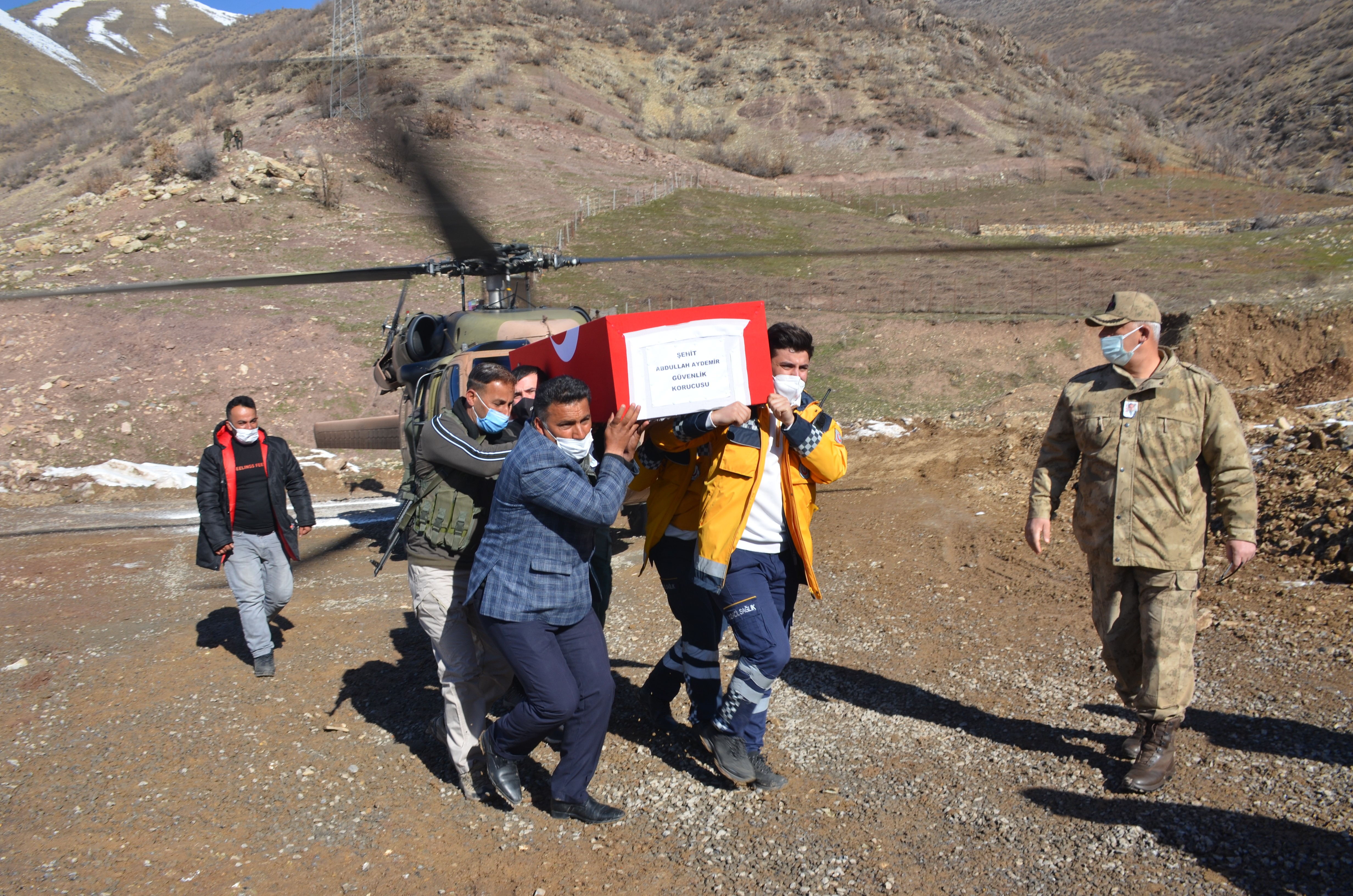 Pence Kaplan Harekatı'nda şehit olan güvenlik korucusu toprağa verildi